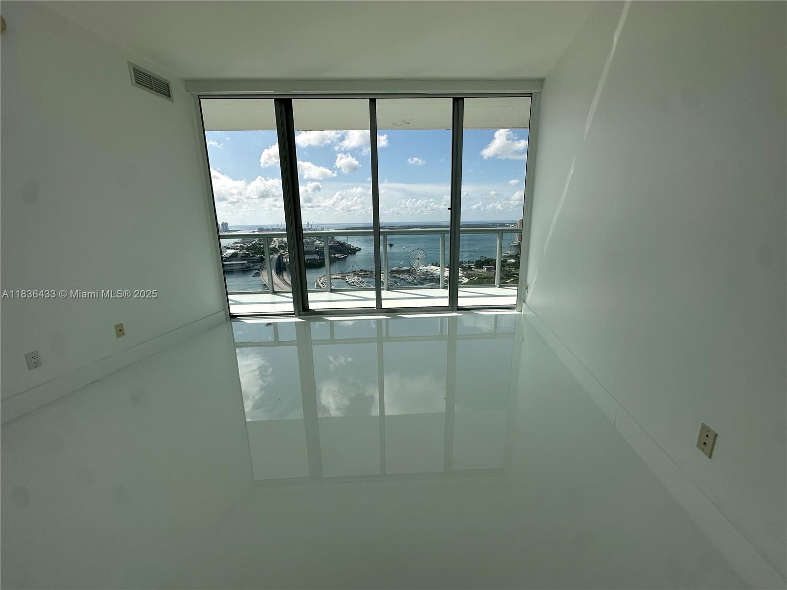 888 Biscayne Blvd #4208, Miami FL 33132