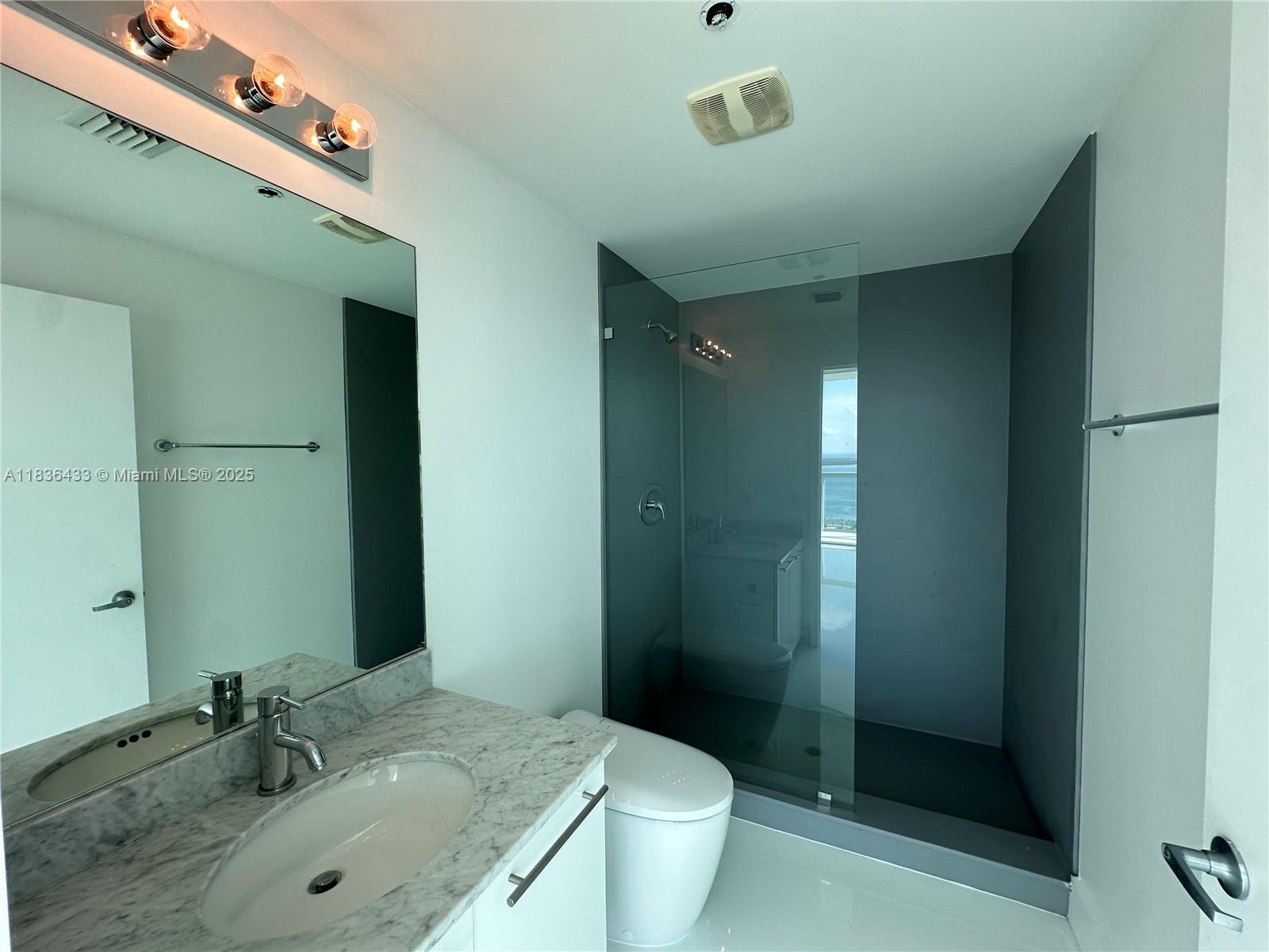 888 Biscayne Blvd #4208, Miami FL 33132