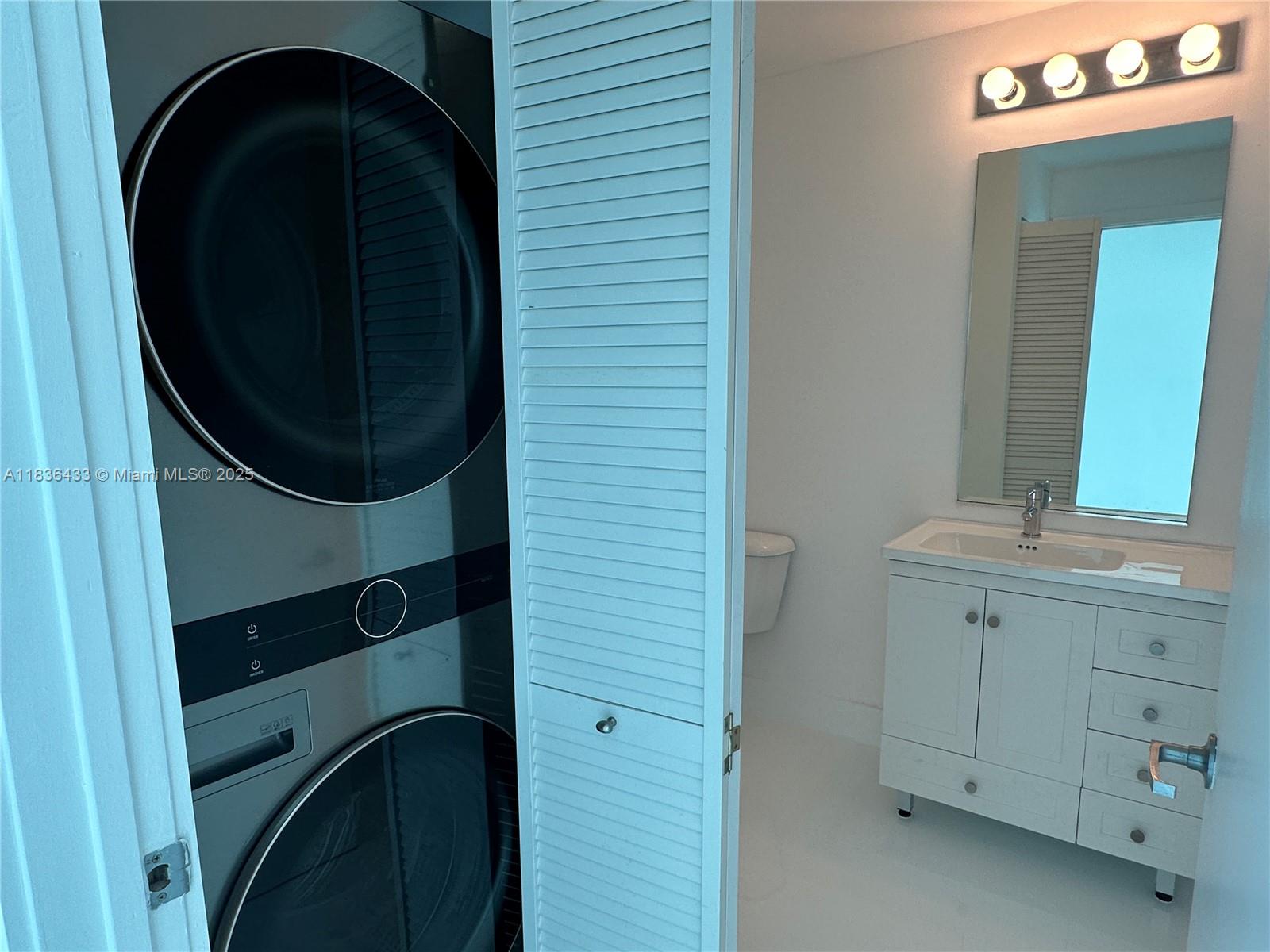 888 Biscayne Blvd #4208, Miami FL 33132
