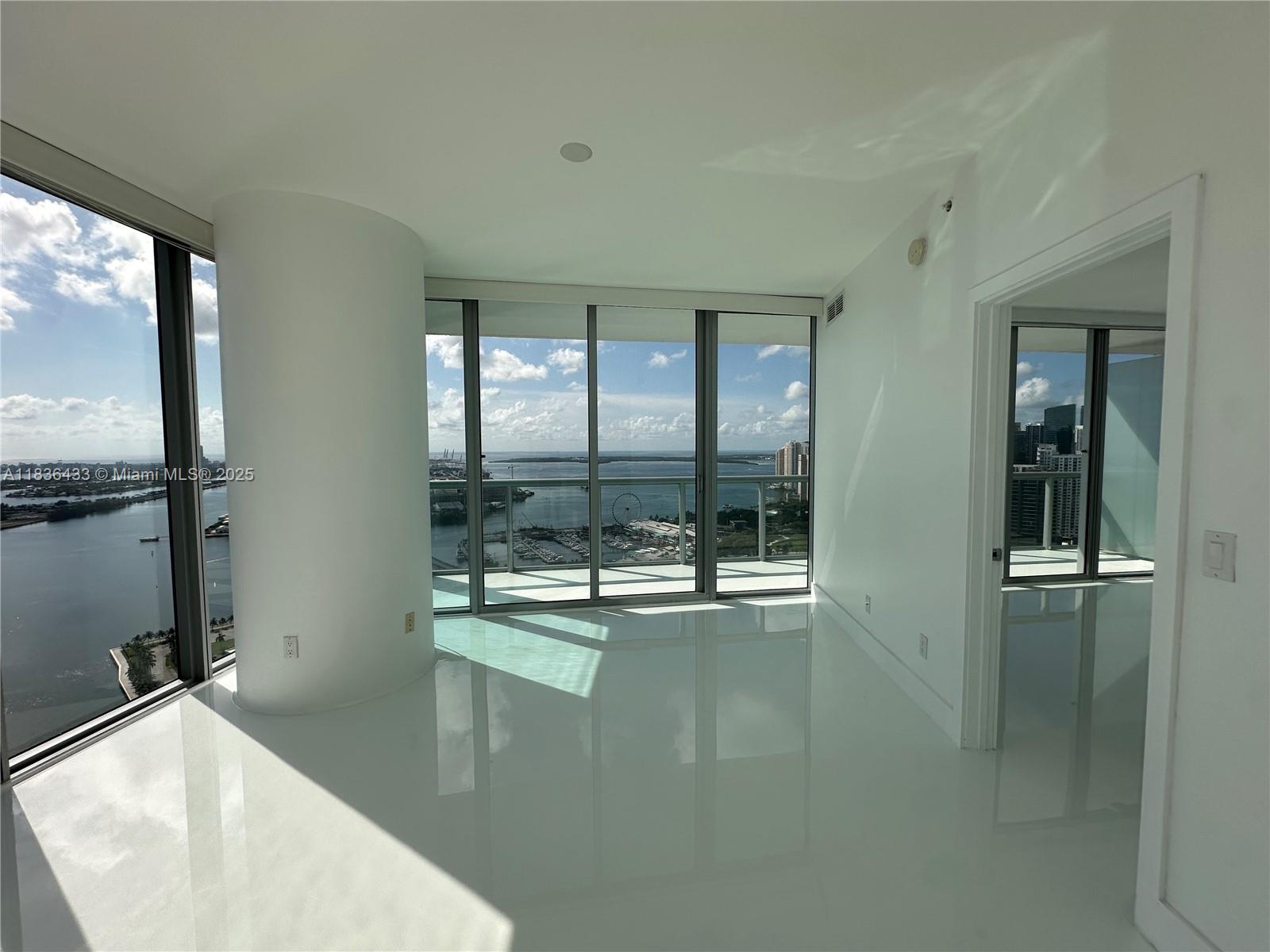 888 Biscayne Blvd #4208, Miami FL 33132