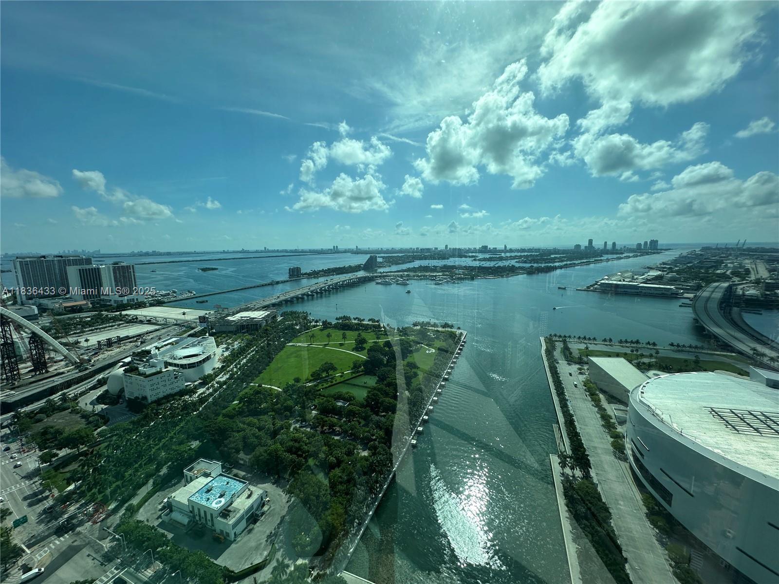 888 Biscayne Blvd #4208, Miami FL 33132