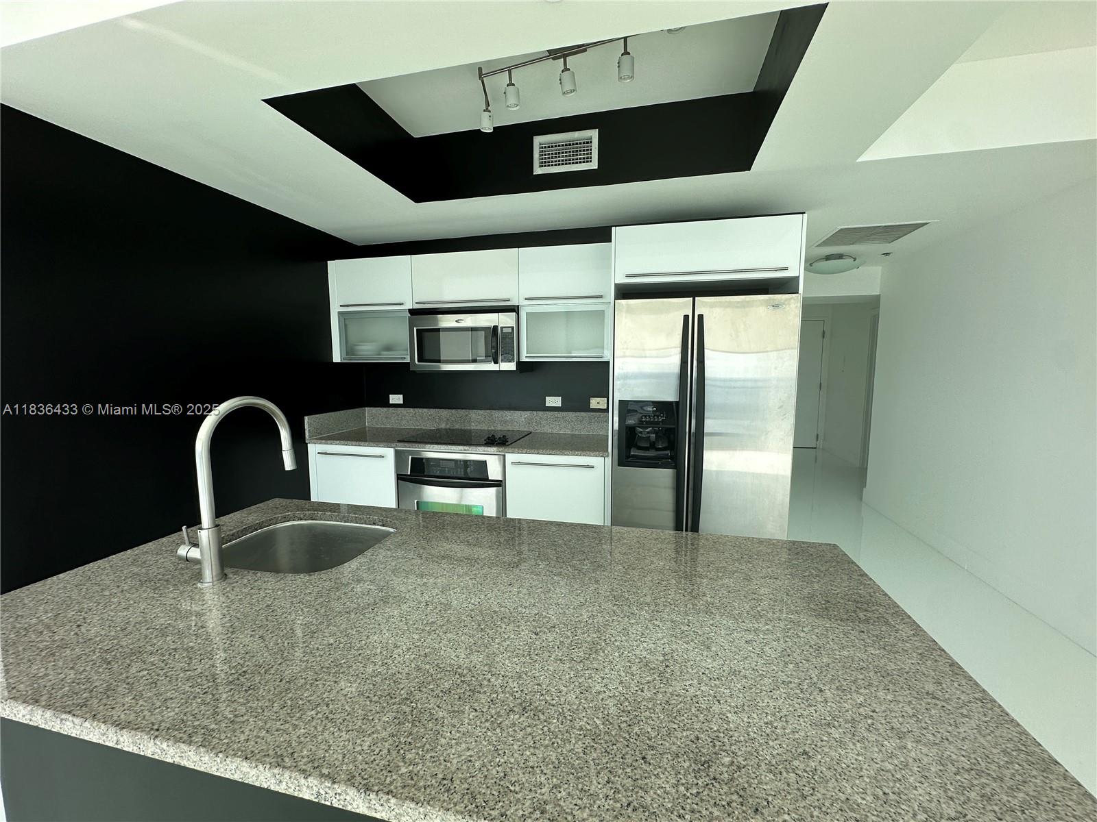 888 Biscayne Blvd #4208, Miami FL 33132