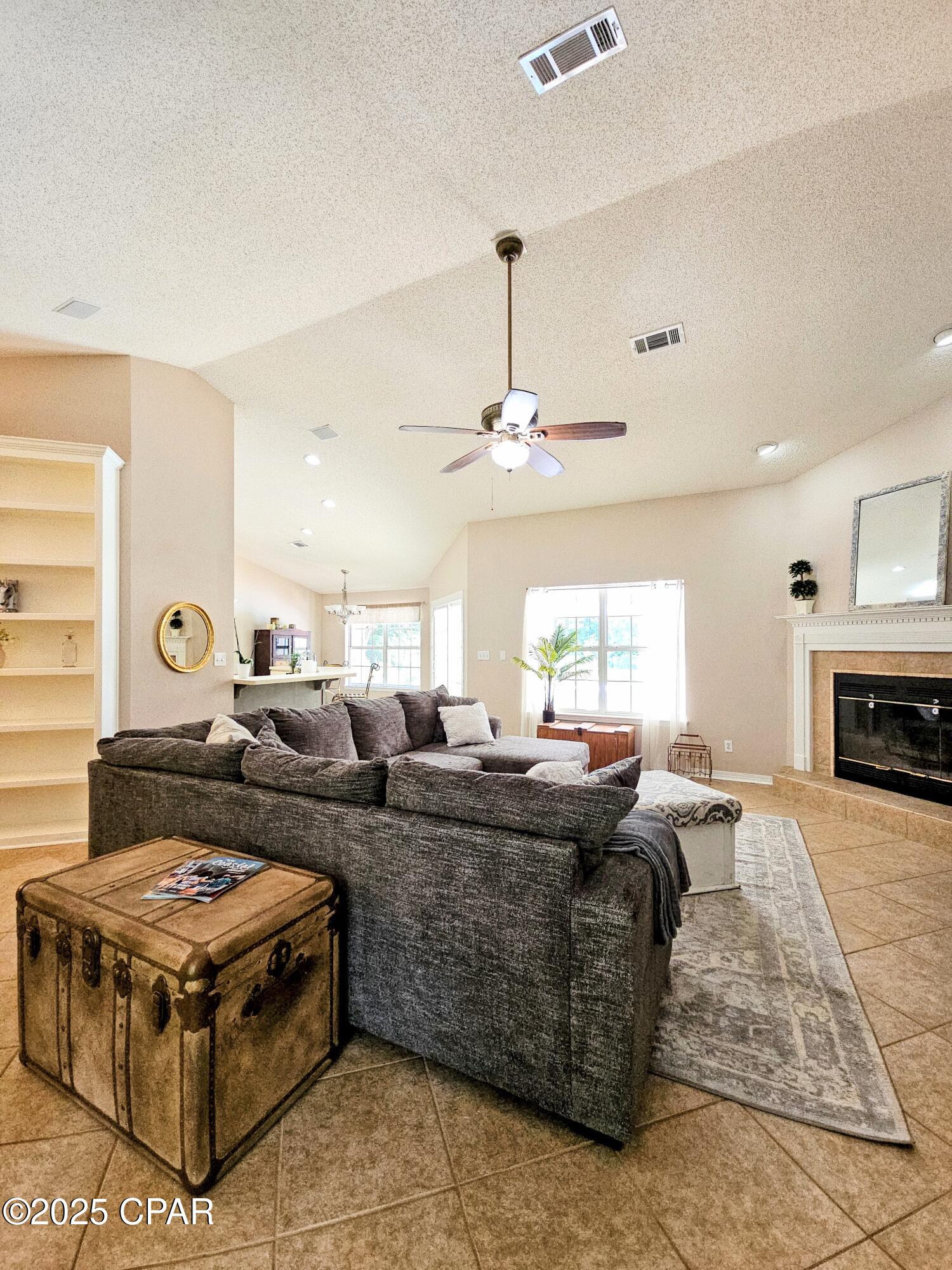 Image 3 For 5658 Derby Drive