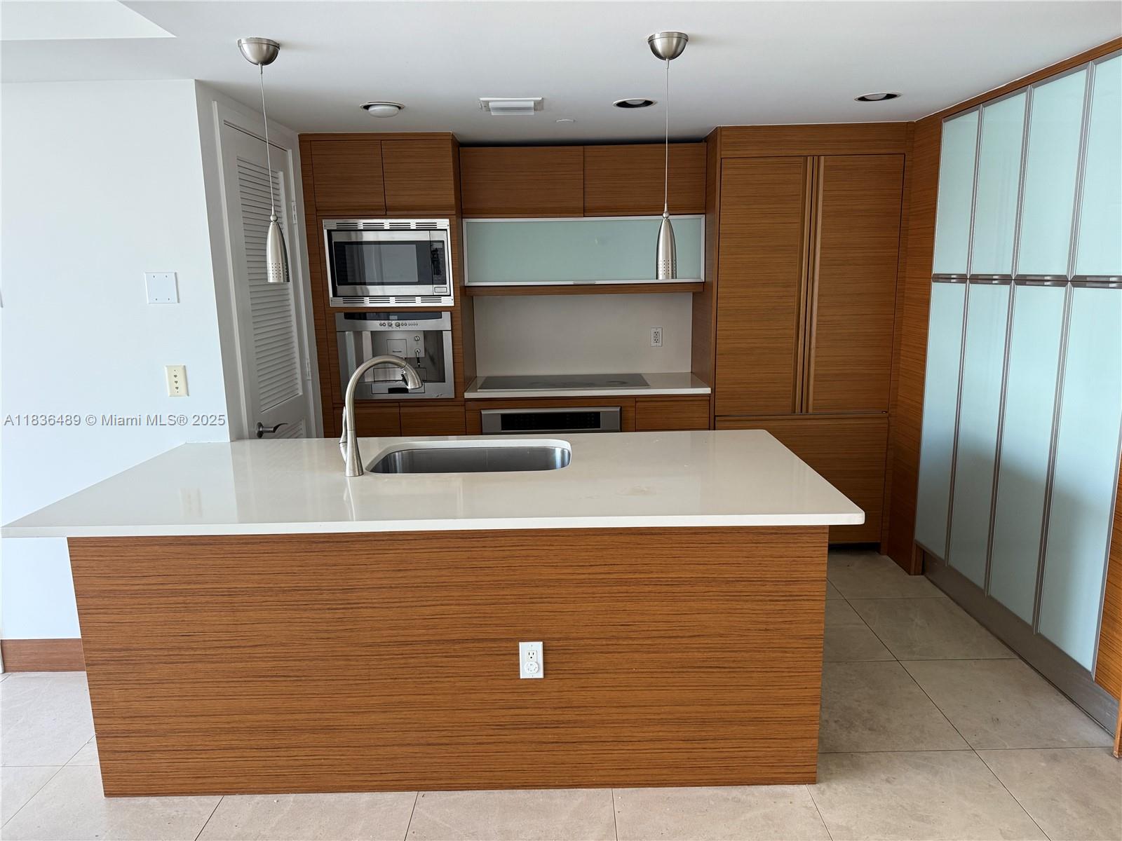 5875 Collins Ave #505, Miami Beach FL 33140