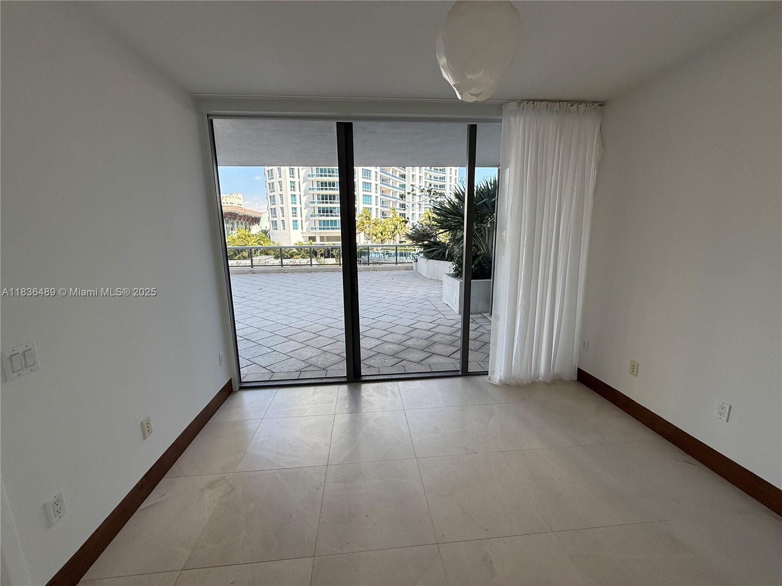 5875 Collins Ave #505, Miami Beach FL 33140