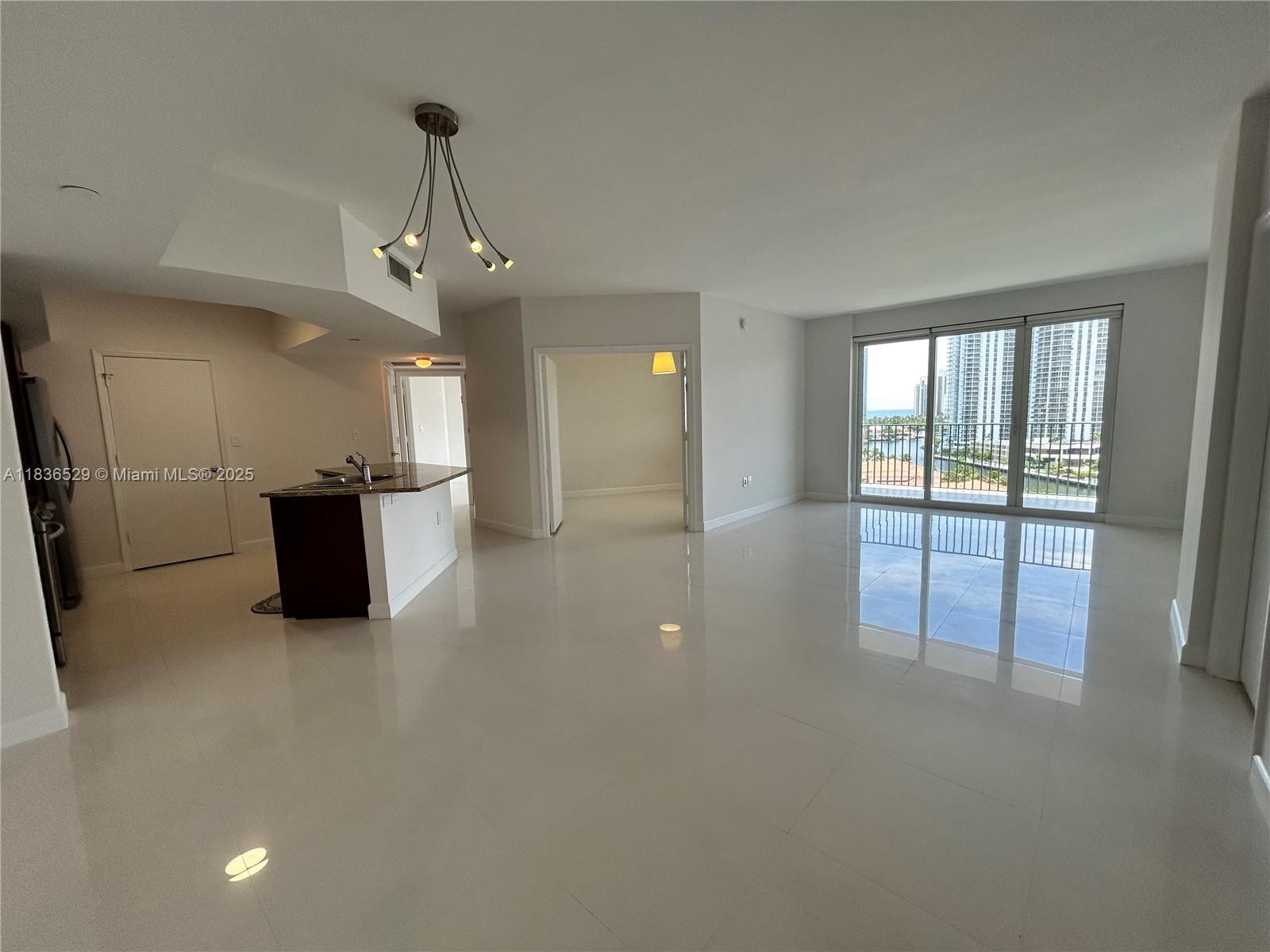 19900 E Country Club Dr #1005, Aventura FL 33180