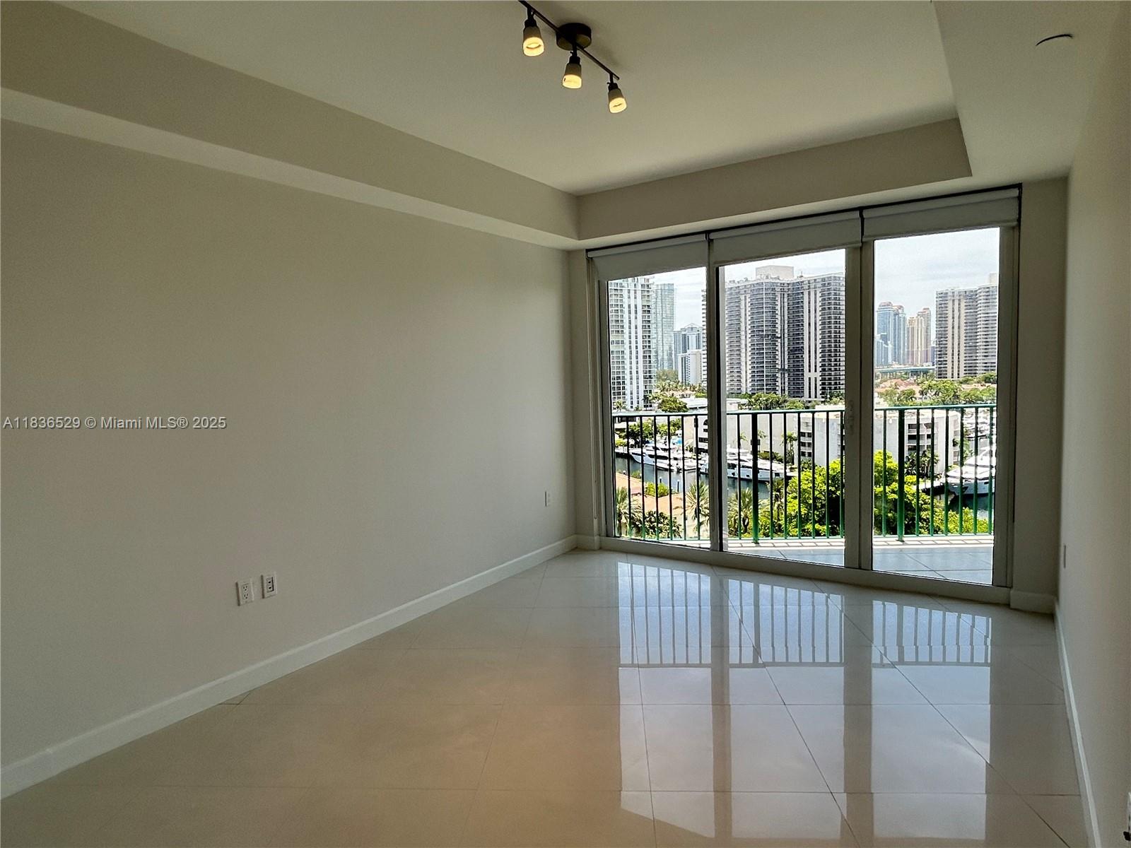 19900 E Country Club Dr #1005, Aventura FL 33180