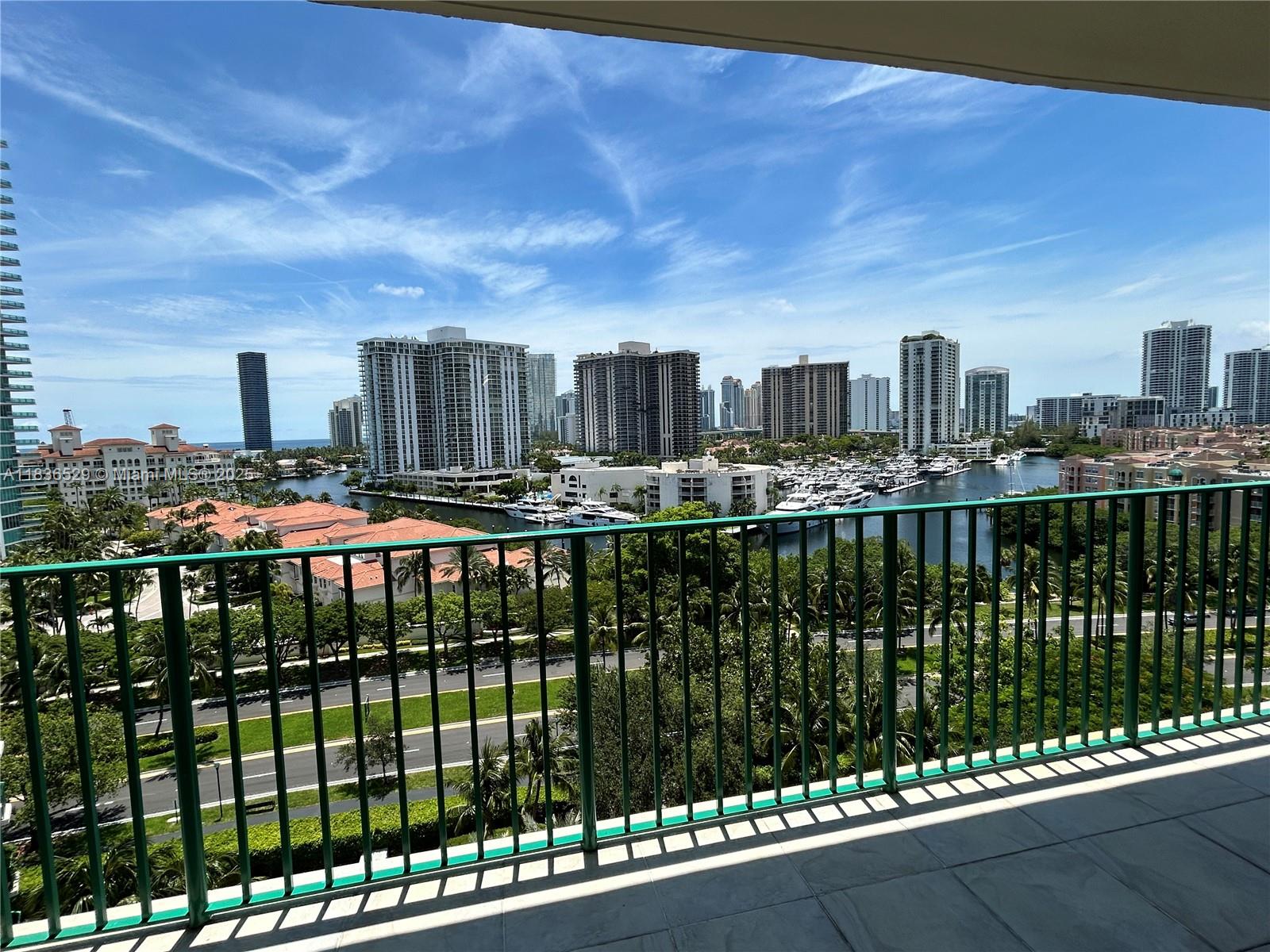 19900 E Country Club Dr #1005, Aventura FL 33180