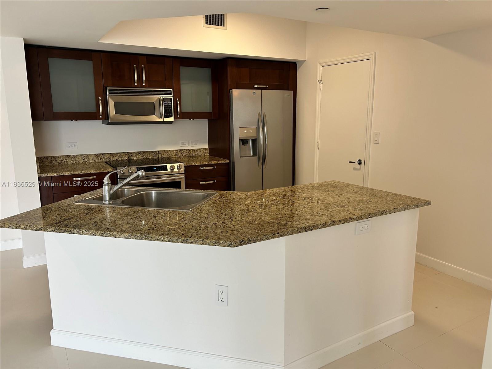 19900 E Country Club Dr #1005, Aventura FL 33180