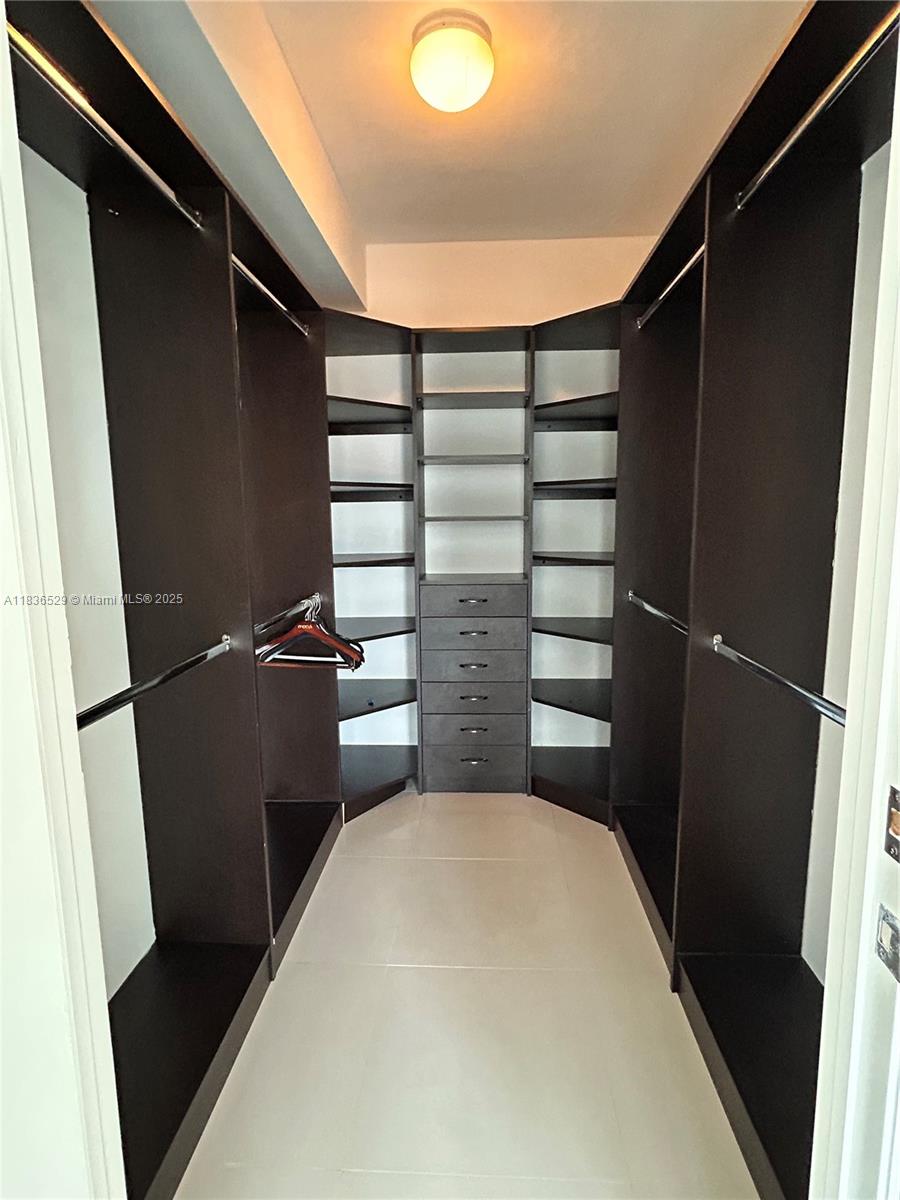 19900 E Country Club Dr #1005, Aventura FL 33180