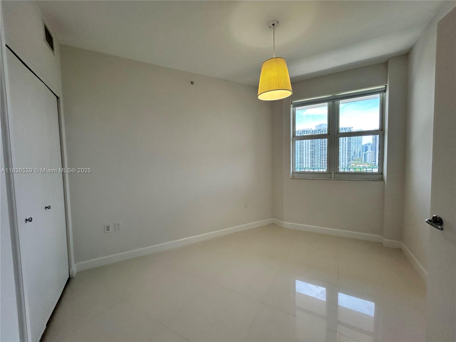 19900 E Country Club Dr #1005, Aventura FL 33180