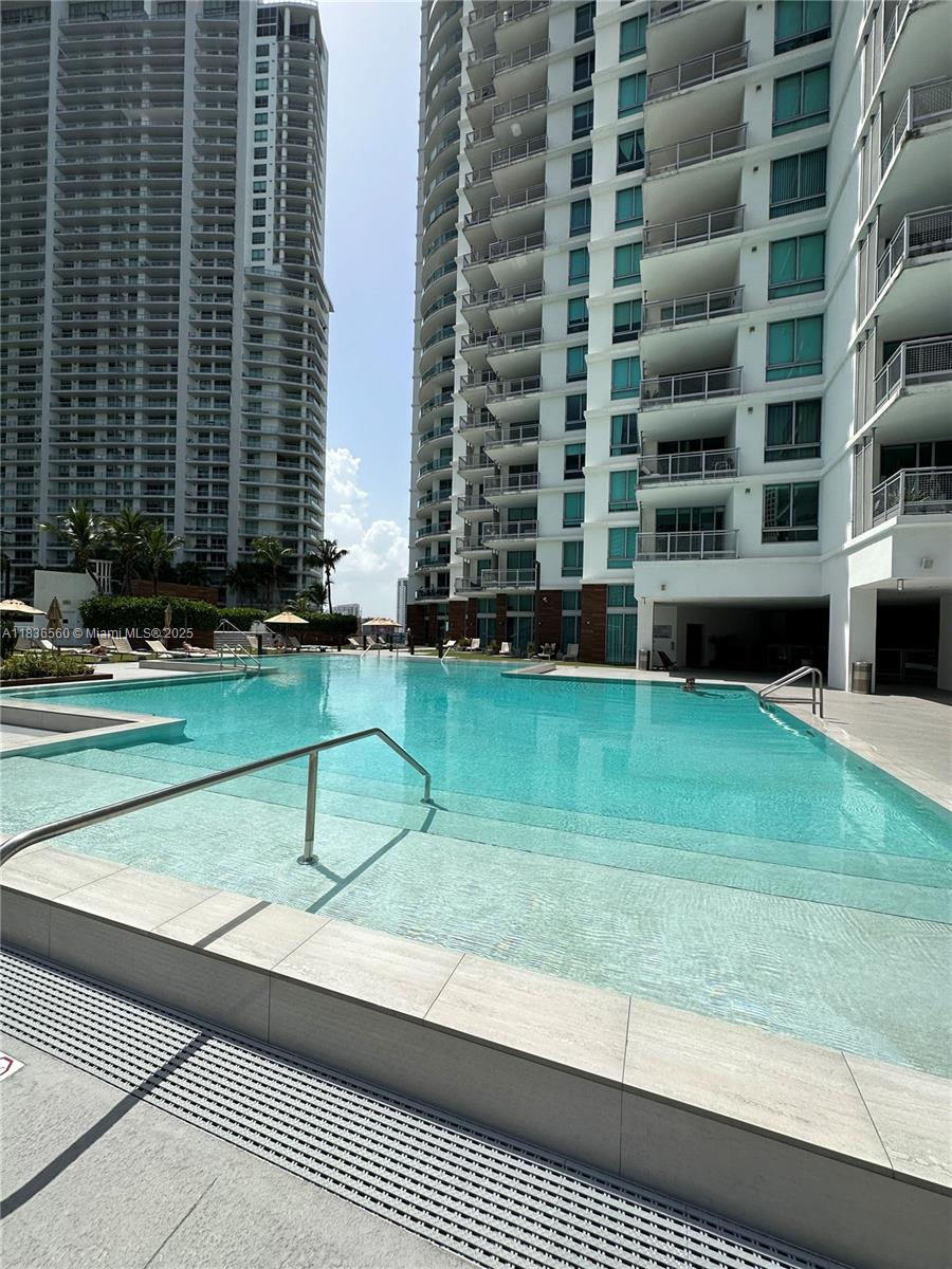 350 S Miami Ave #2115, Miami FL 33130