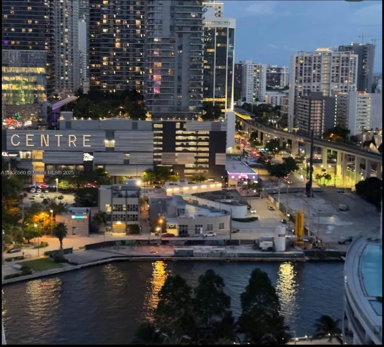 350 S Miami Ave #2115, Miami FL 33130