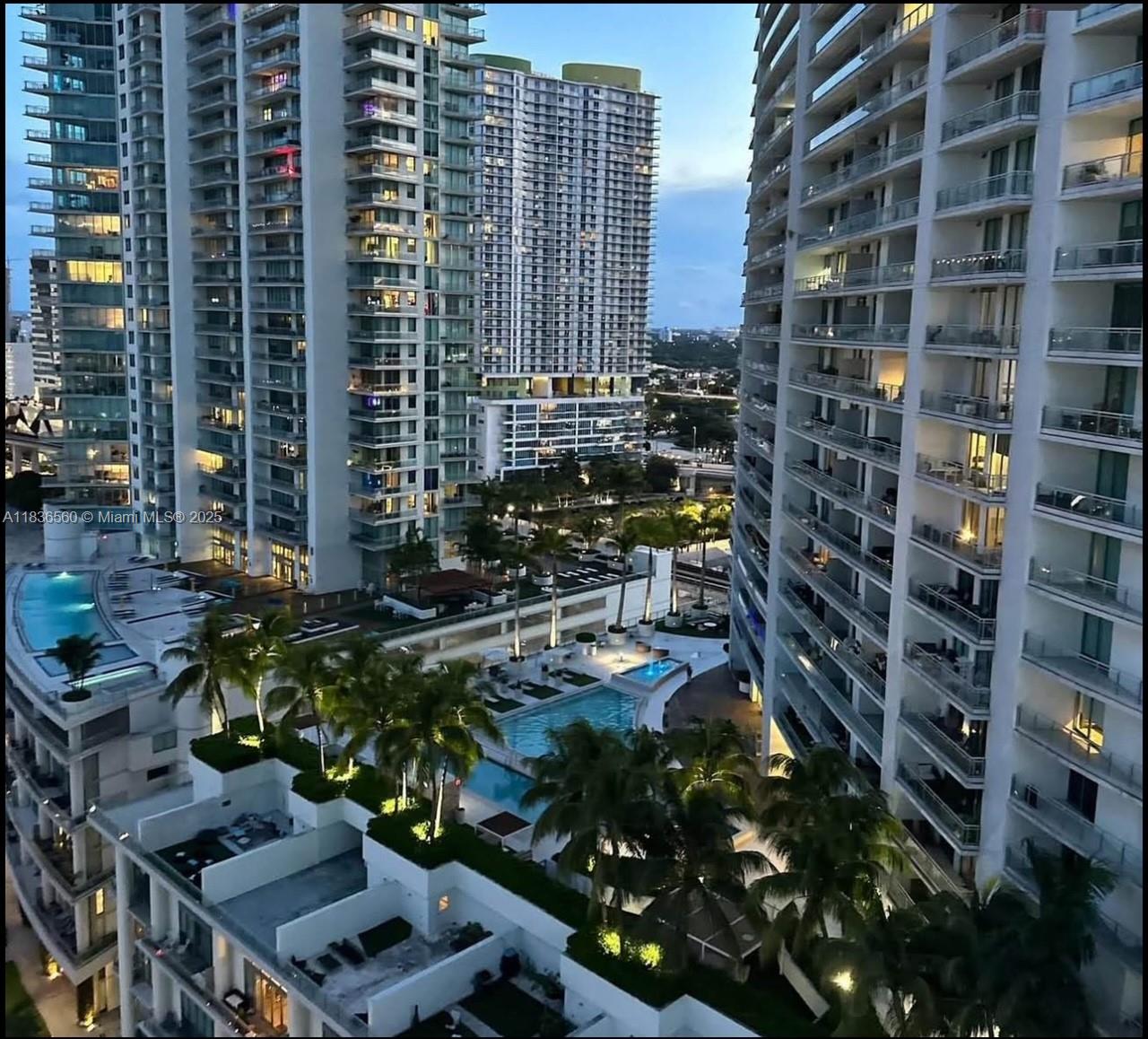 350 S Miami Ave #2115, Miami FL 33130