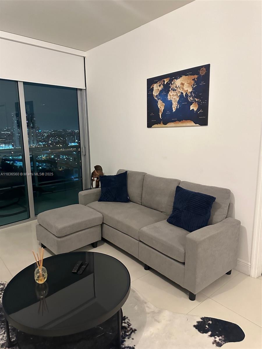 350 S Miami Ave #2115, Miami FL 33130