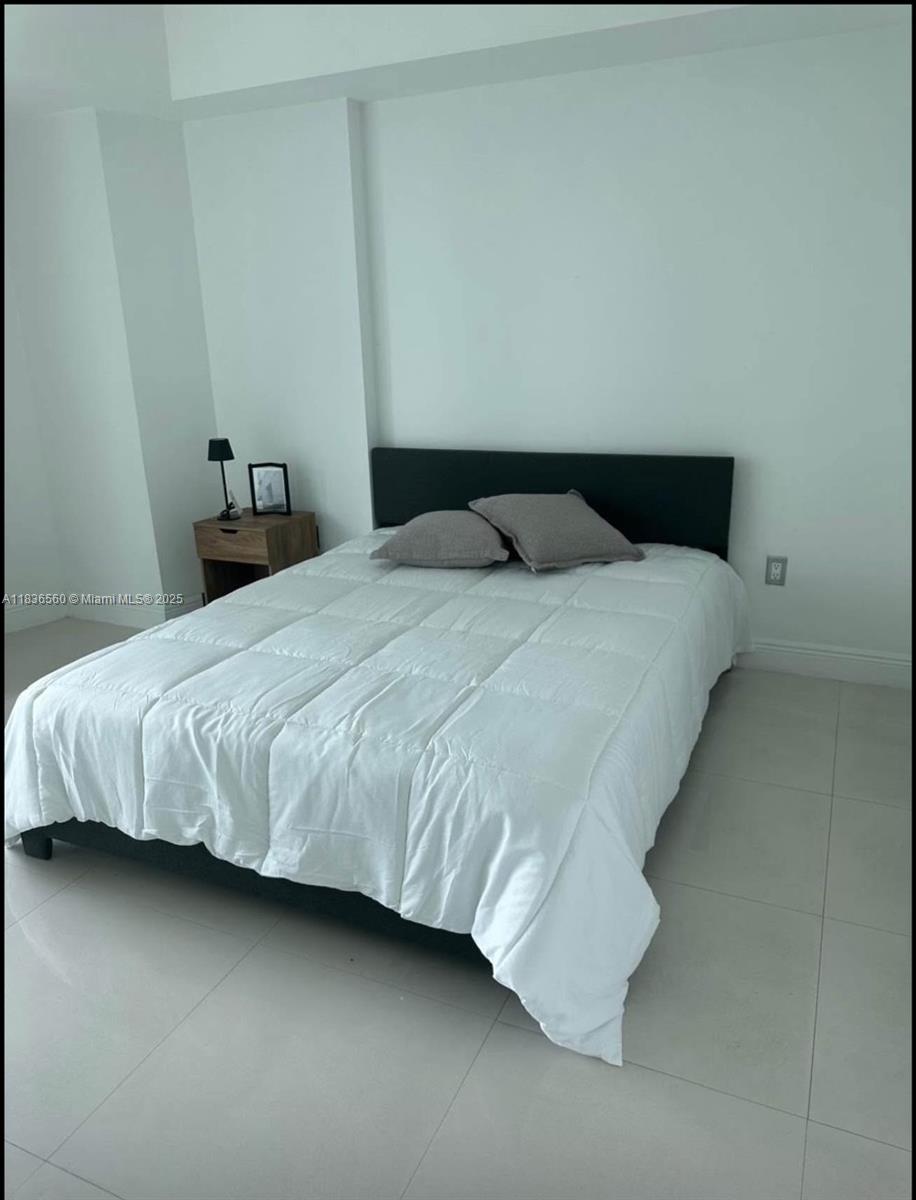 350 S Miami Ave #2115, Miami FL 33130