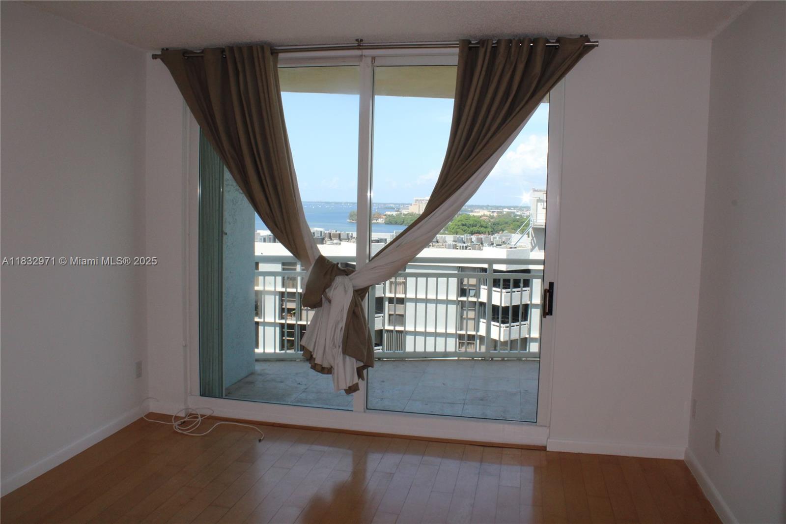 2475 Brickell Ave #1401, Miami FL 33129