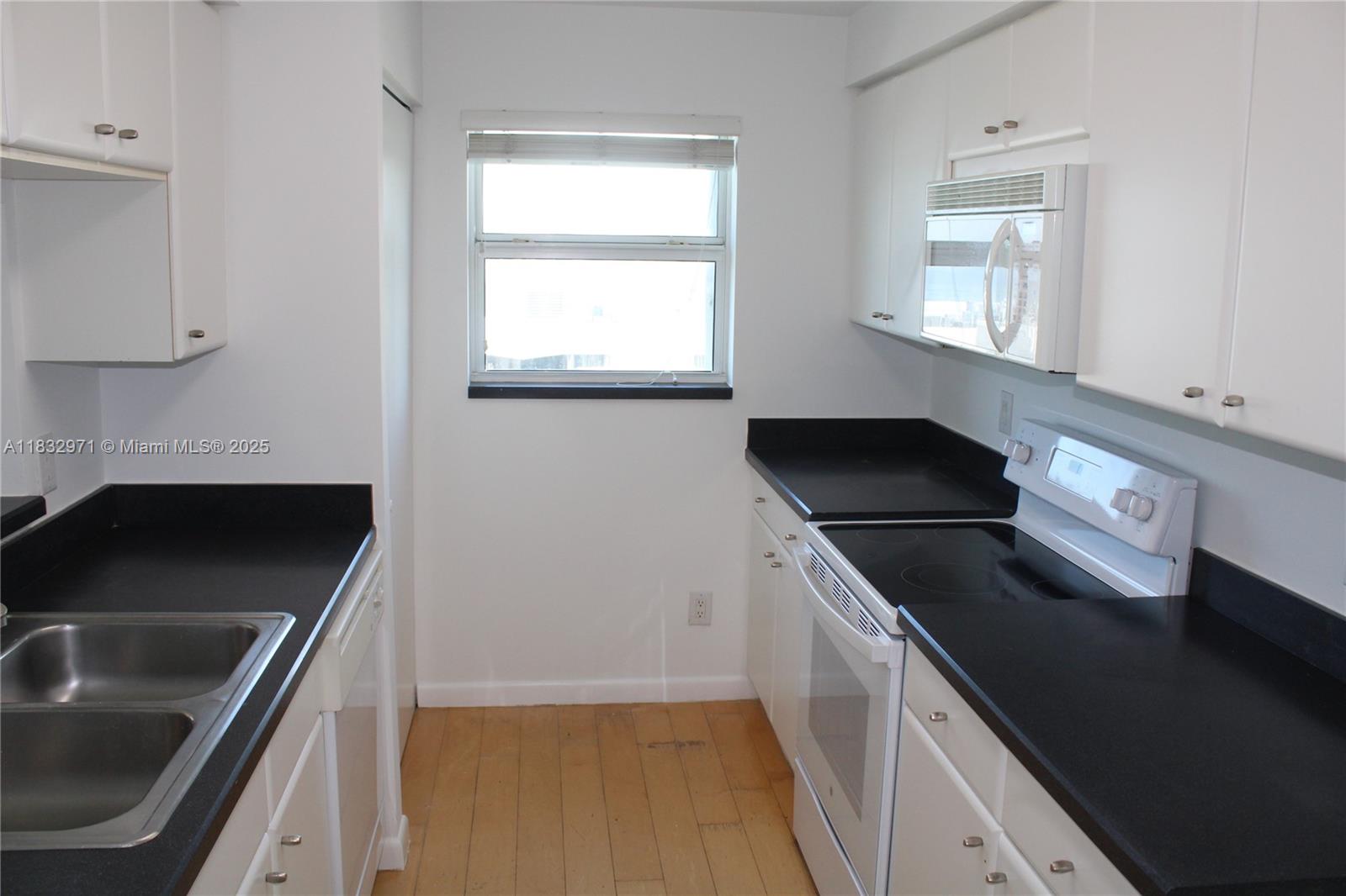 2475 Brickell Ave #1401, Miami FL 33129