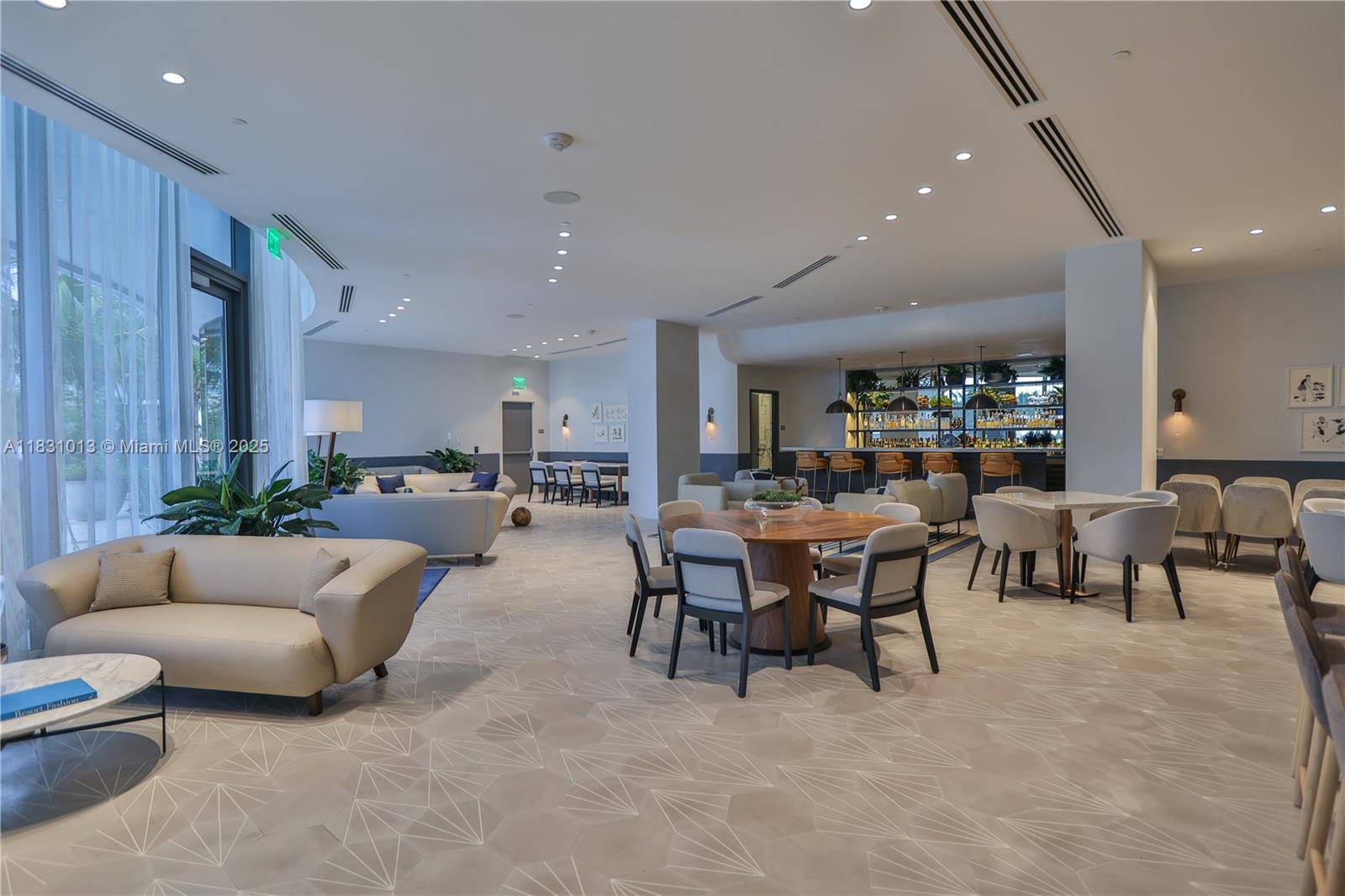 2831 S Bayshore Dr 1002