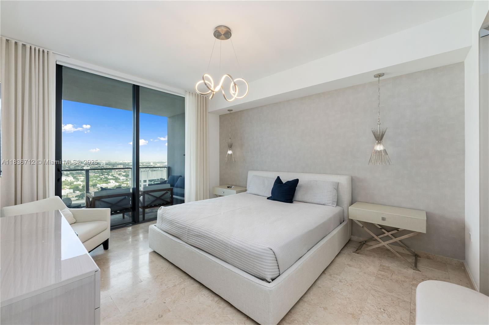 88 SW 7th St #3004, Miami FL 33130