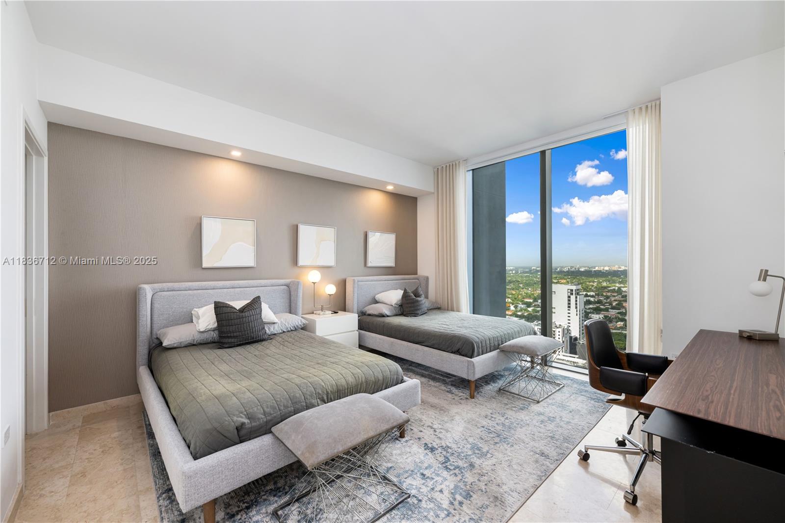 88 SW 7th St #3004, Miami FL 33130