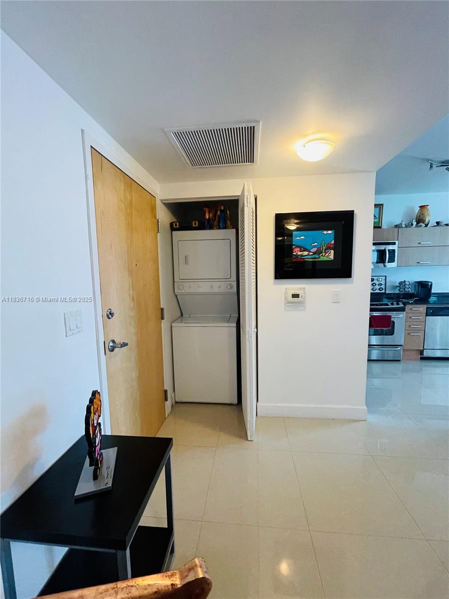 350 S Miami Ave #3908, Miami FL 33130