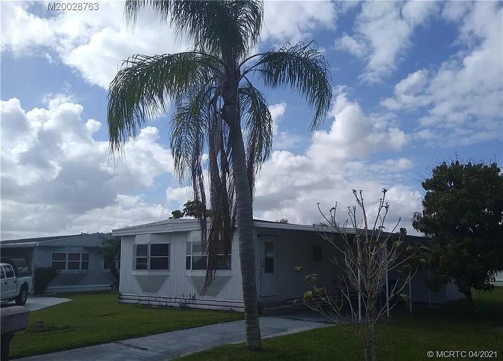 Homes for sale in Port St Lucie, FL | 5 Florencia Lane, Port St Lucie, FL 34952 | MLS# R11105855