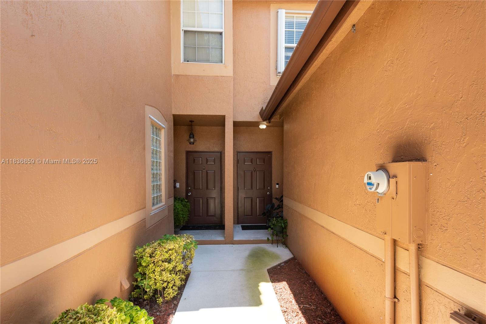 1606 Veracruz Ln, Weston, Florida image 3