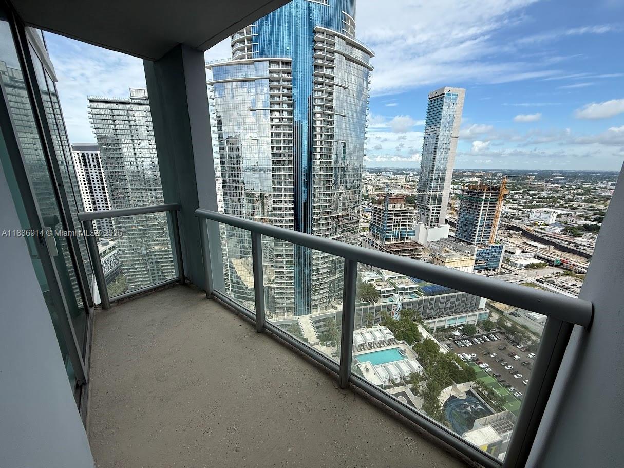888 Biscayne Blvd #3901, Miami FL 33132