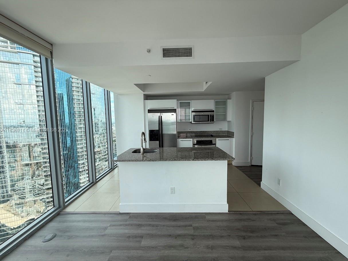 888 Biscayne Blvd #3901, Miami FL 33132