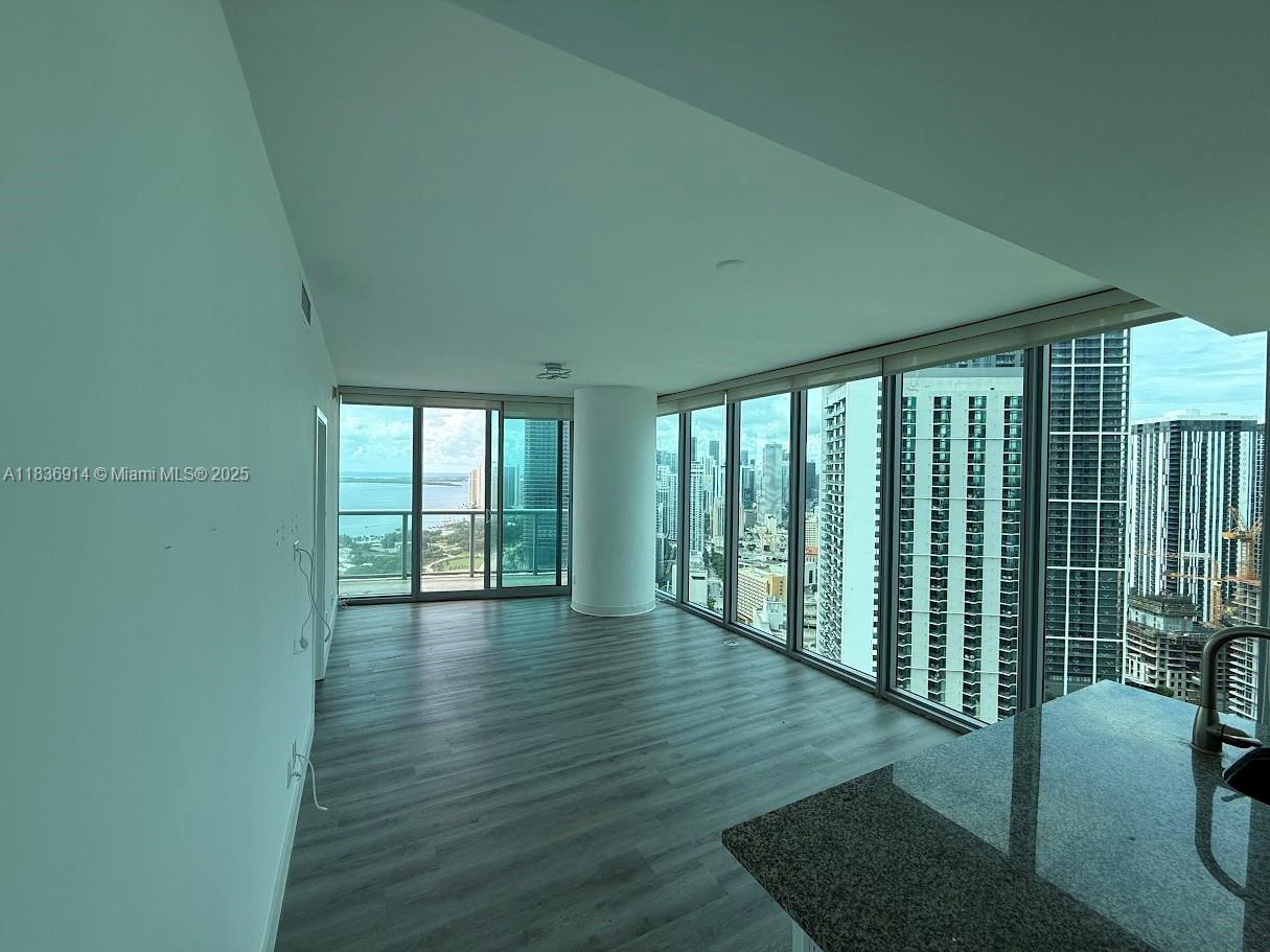 888 Biscayne Blvd #3901, Miami FL 33132