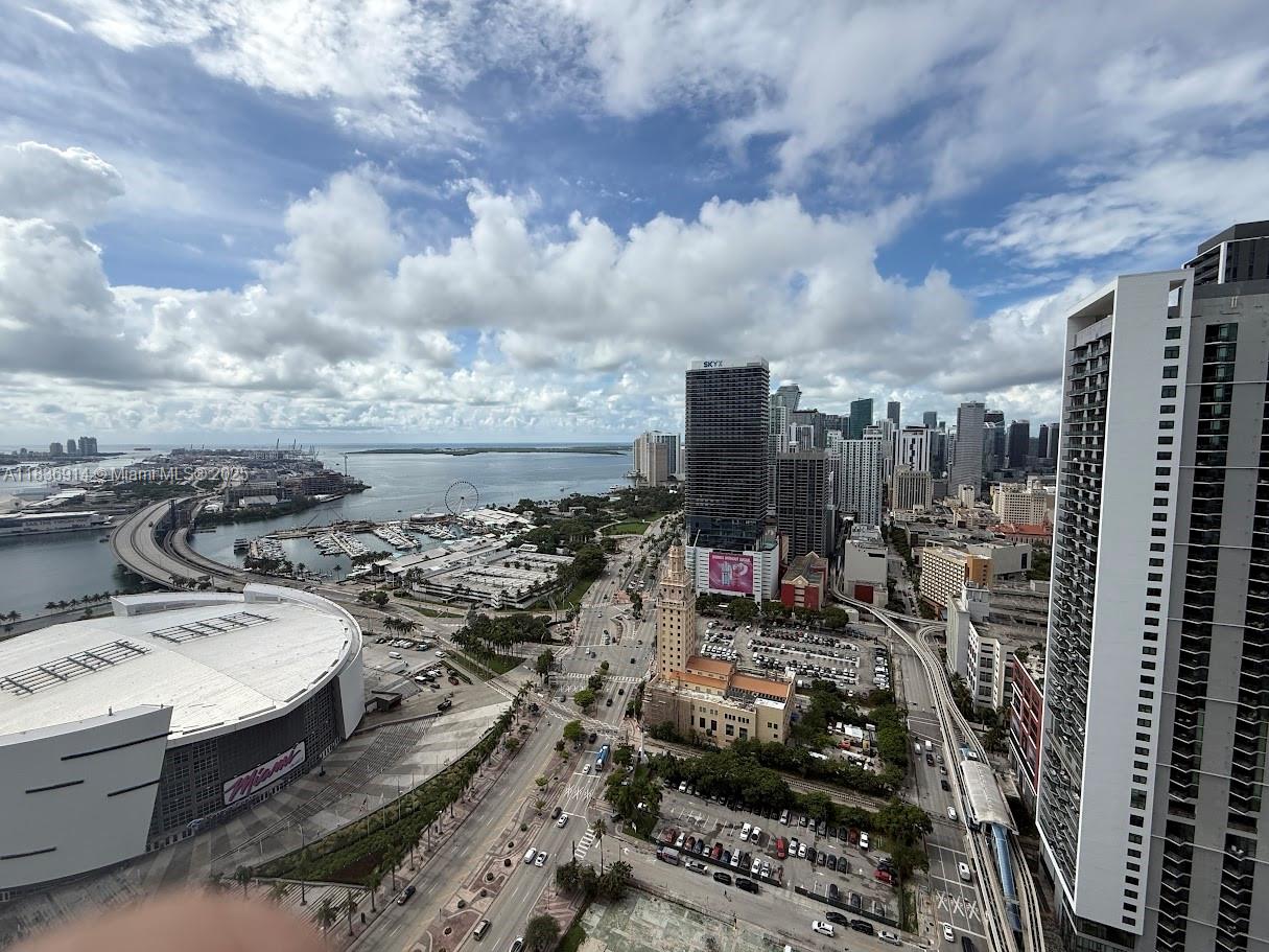 888 Biscayne Blvd #3901, Miami FL 33132
