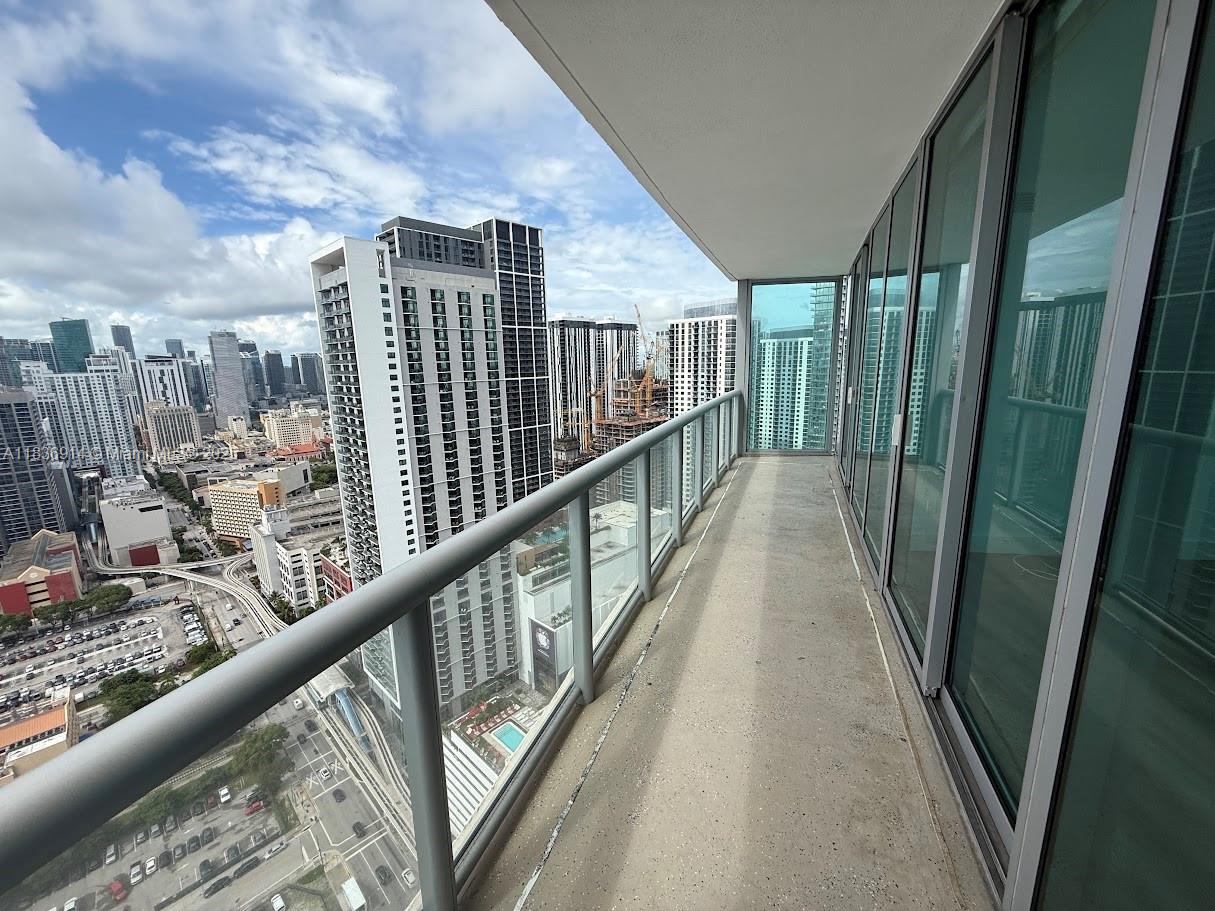 888 Biscayne Blvd #3901, Miami FL 33132