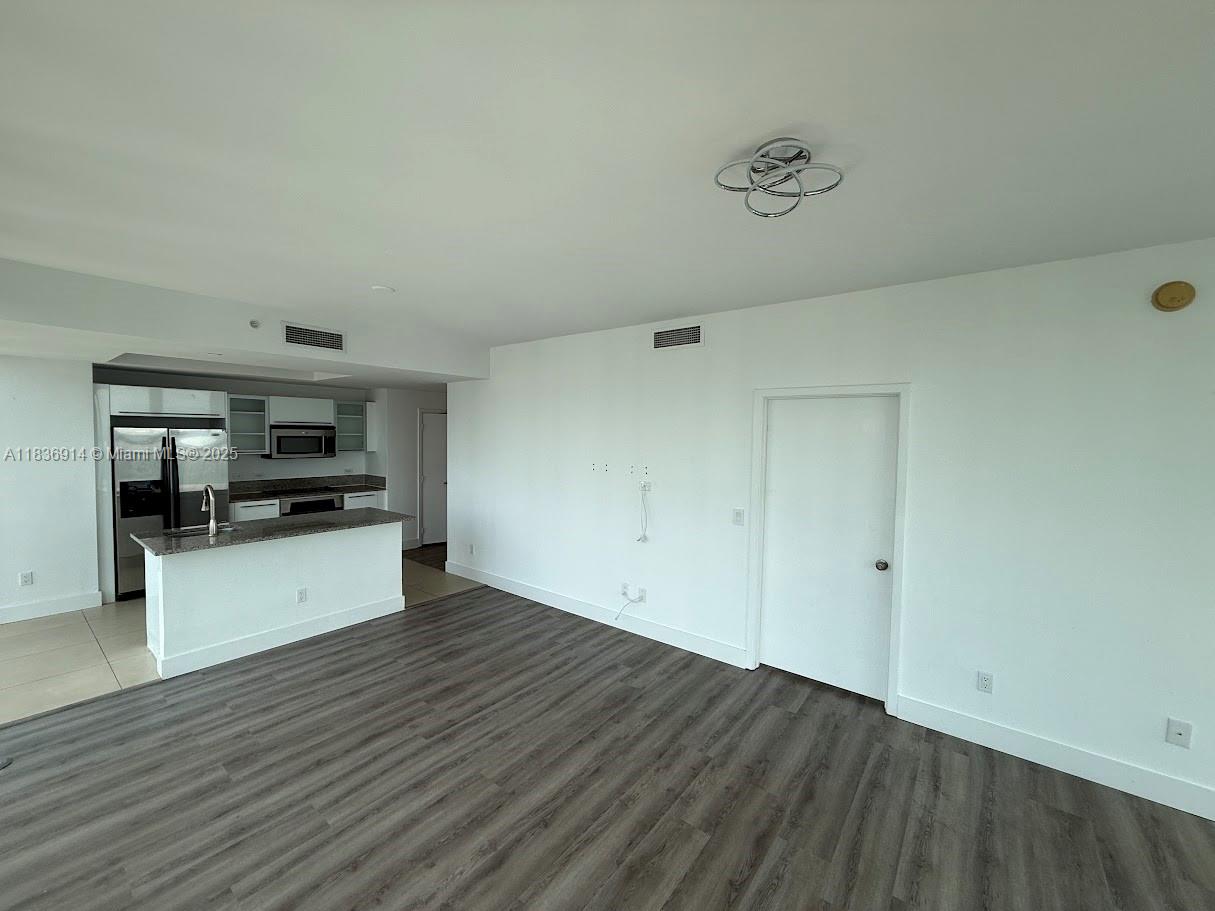 888 Biscayne Blvd #3901, Miami FL 33132