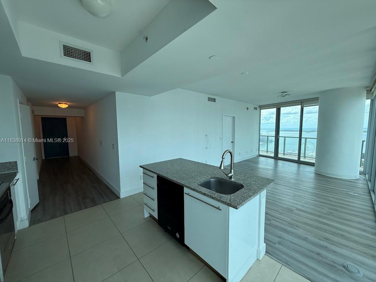 888 Biscayne Blvd #3901, Miami FL 33132