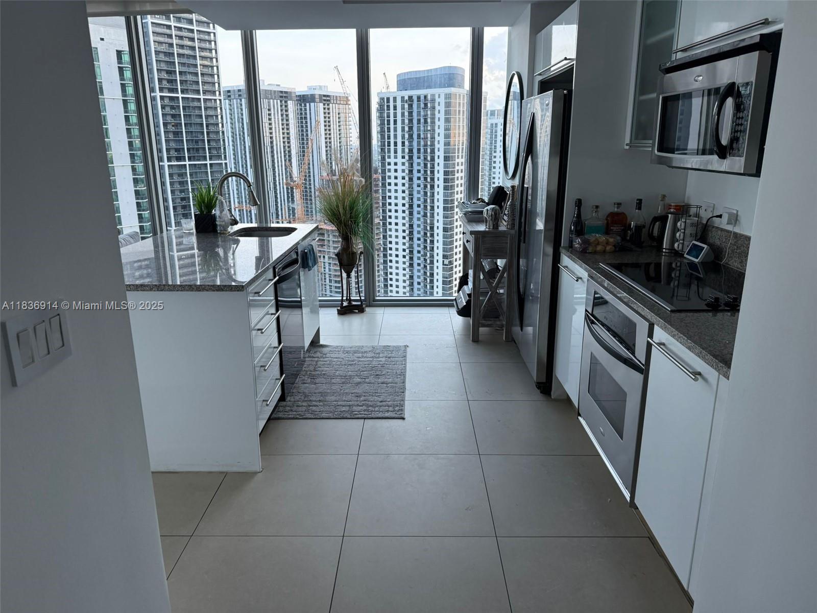 888 Biscayne Blvd #3901, Miami FL 33132