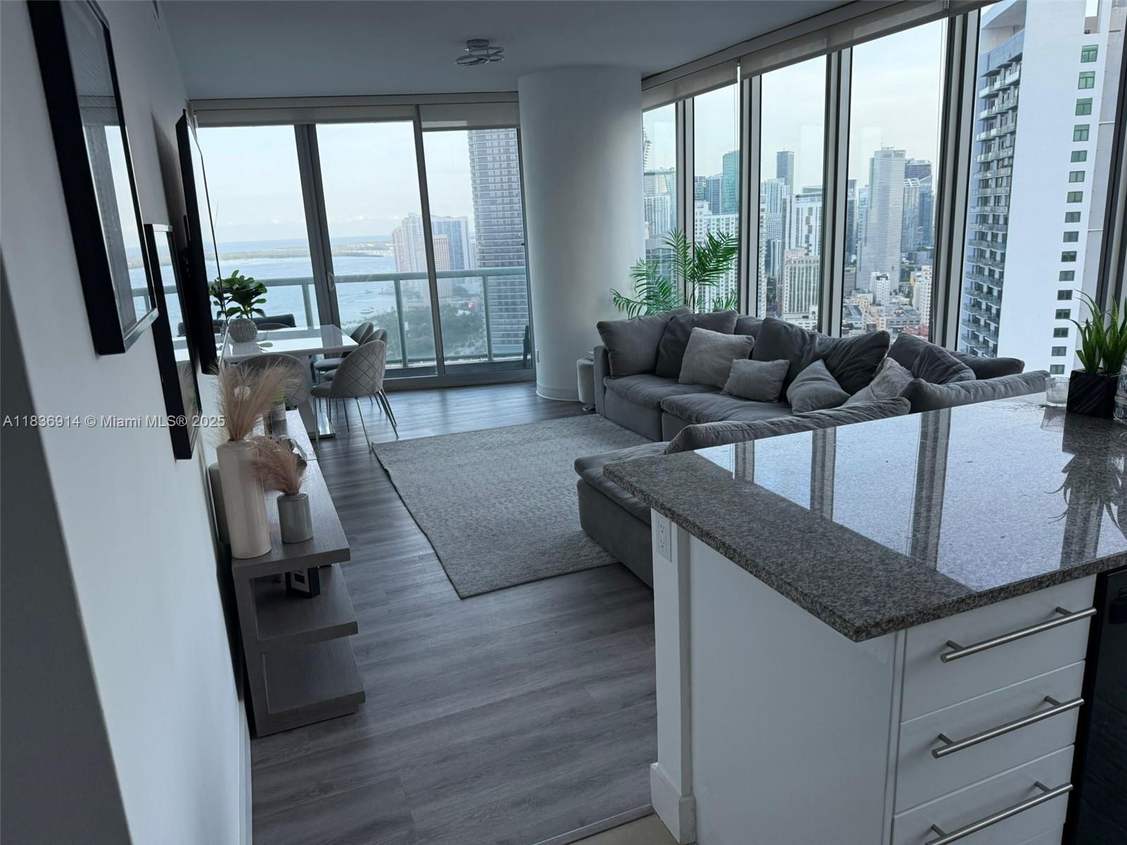 888 Biscayne Blvd #3901, Miami FL 33132