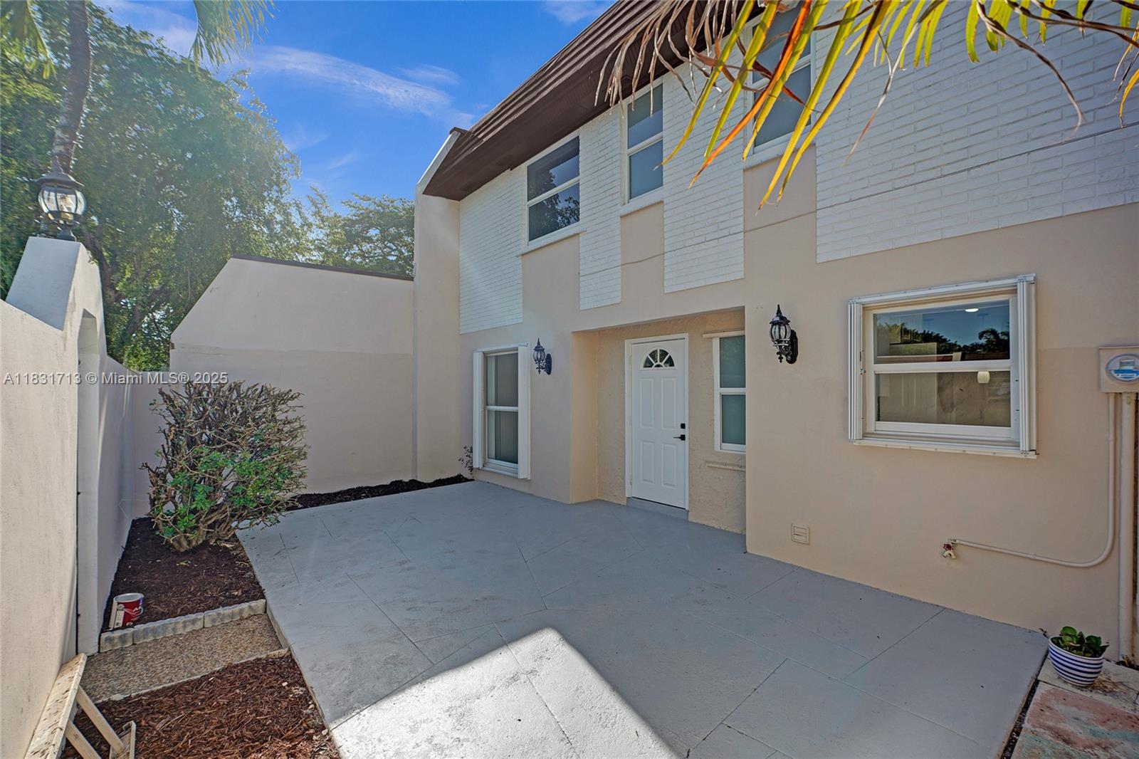 7310 S Miami Lakeway S, Miami Lakes, Florida image 2
