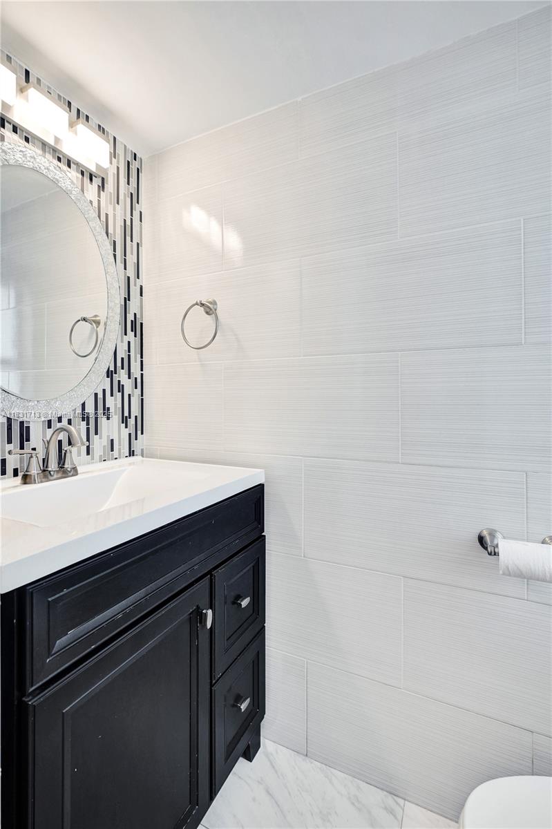 7310 S Miami Lakeway S, Miami Lakes, Florida image 21
