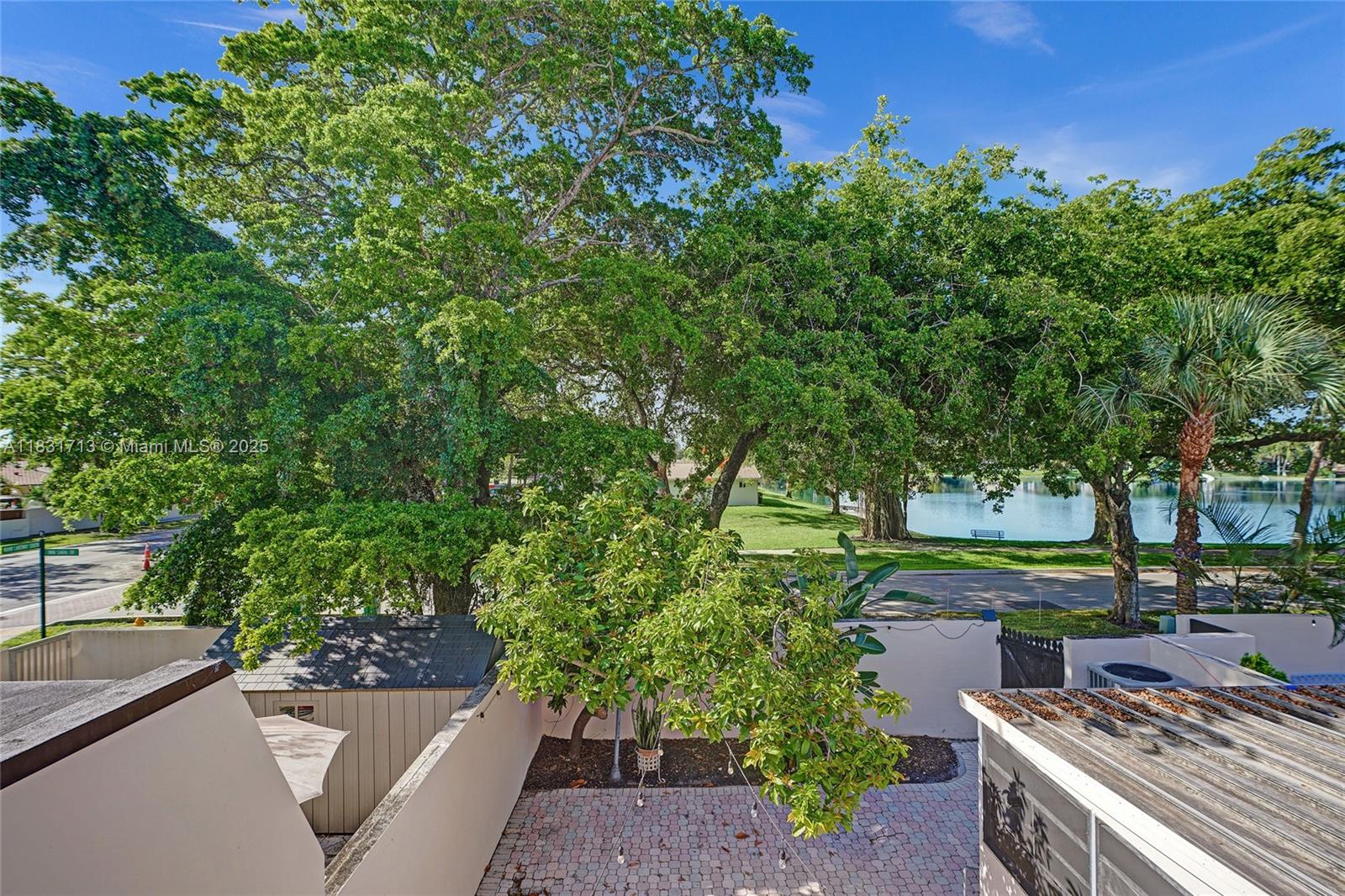 7310 S Miami Lakeway S, Miami Lakes, Florida image 42