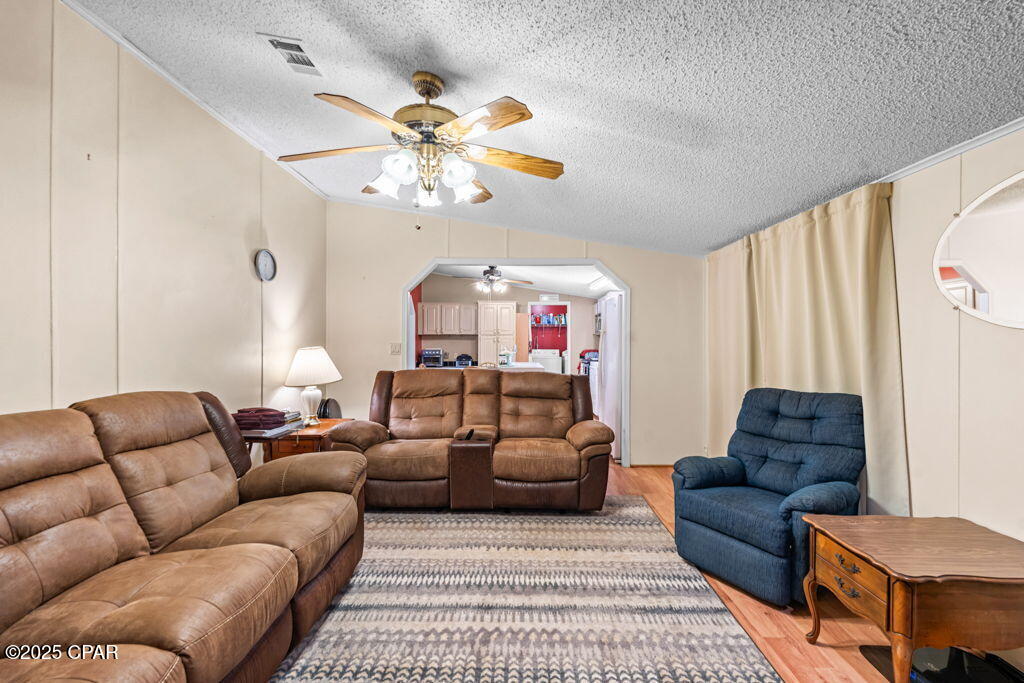 Image 19 For 22390 Valencia Drive