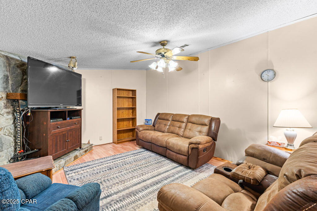 Image 20 For 22390 Valencia Drive
