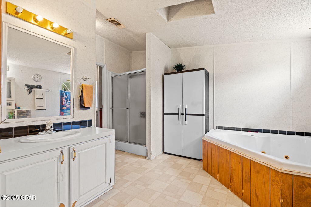 Image 23 For 22390 Valencia Drive