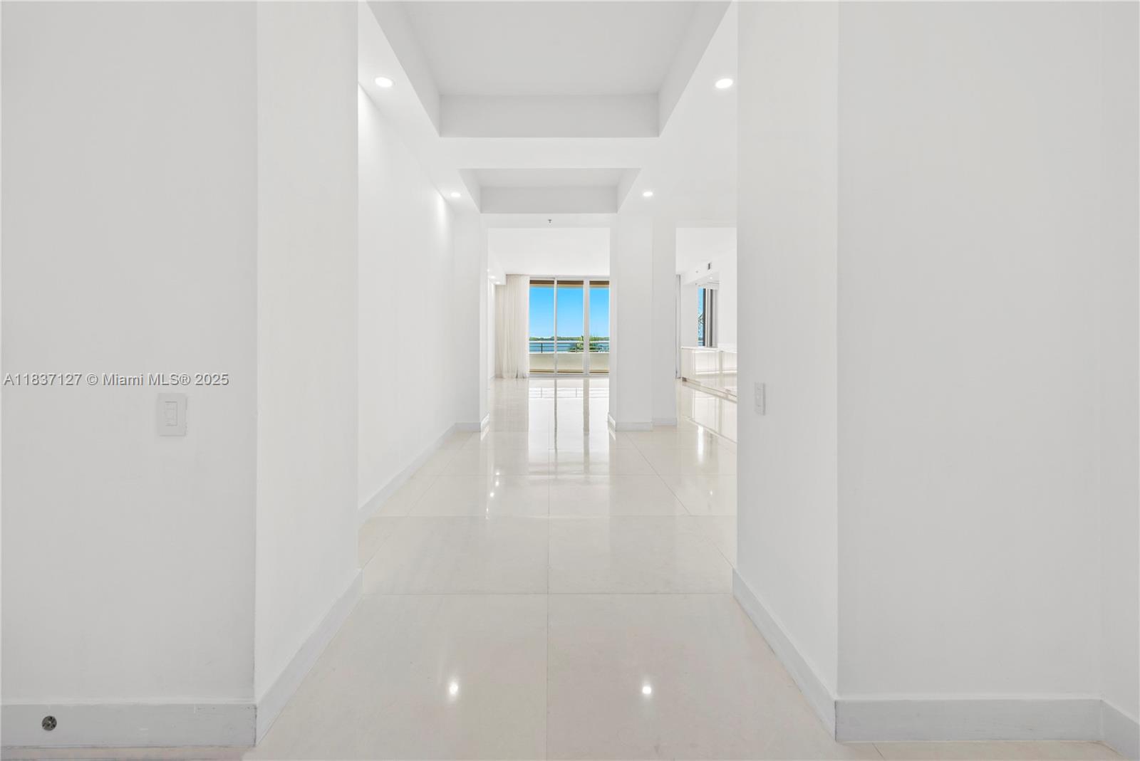 Miami FL 33131 - A11837127
