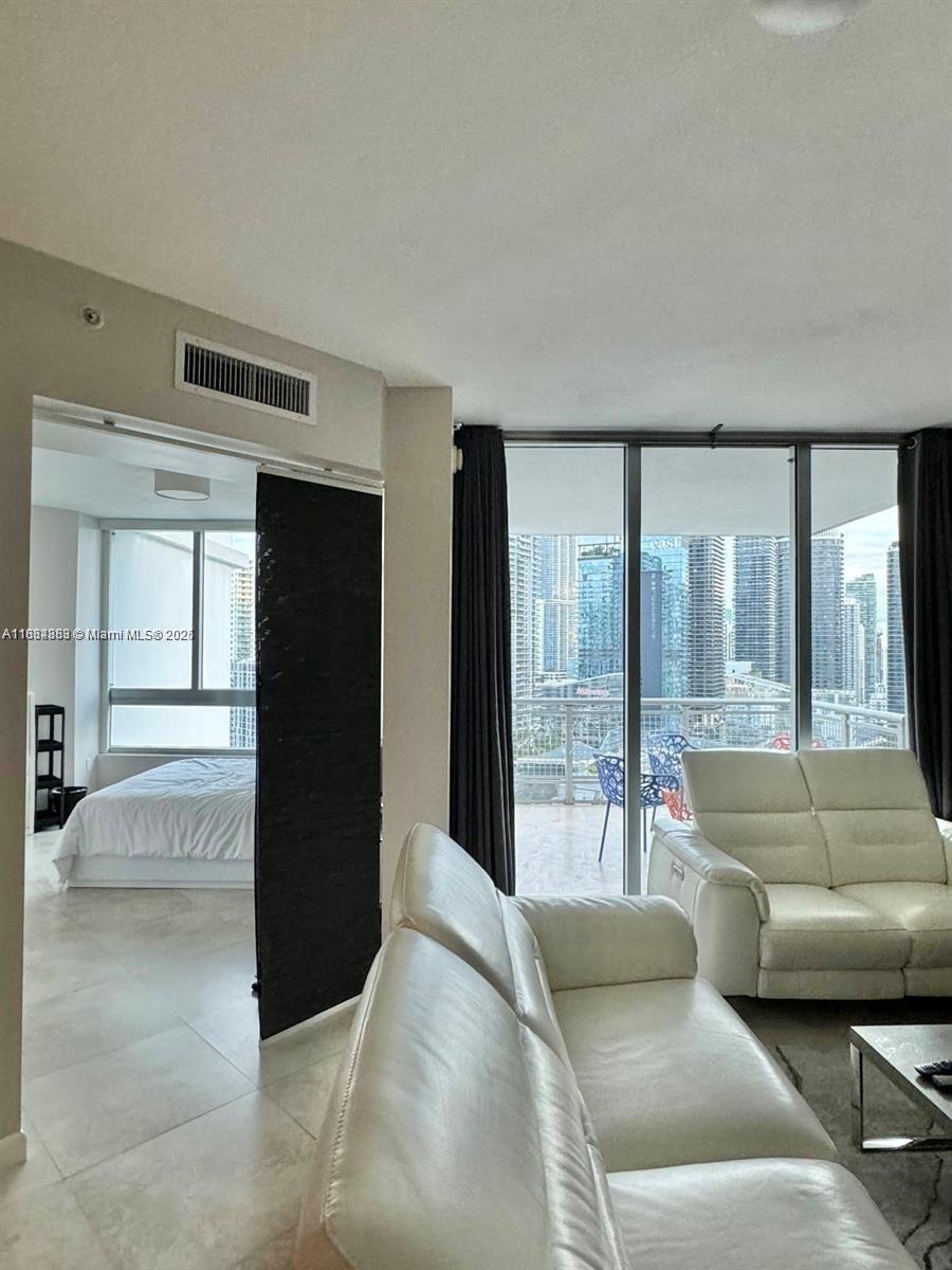 350 S Miami Ave #3010, Miami FL 33130