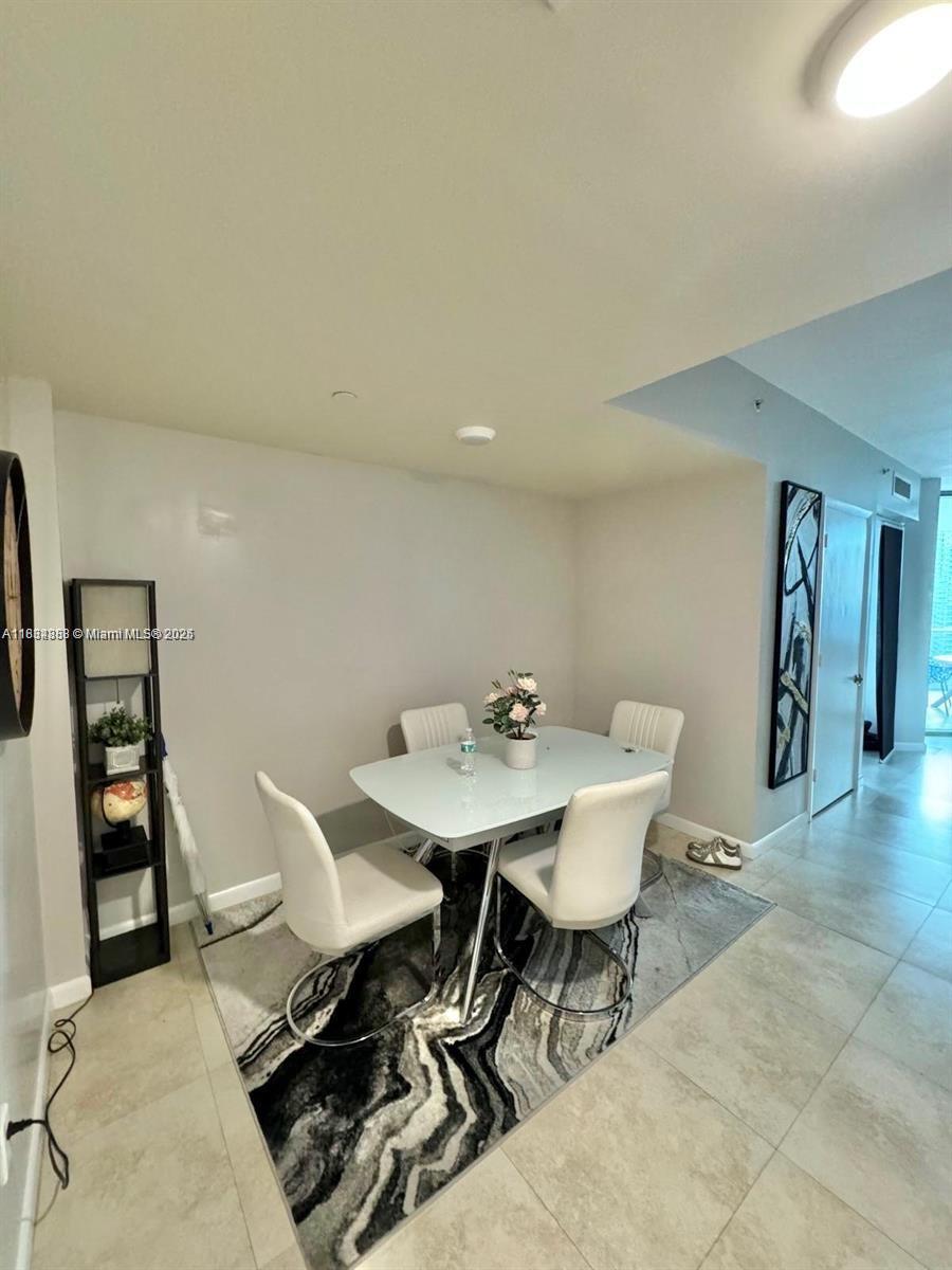 350 S Miami Ave #3010, Miami FL 33130