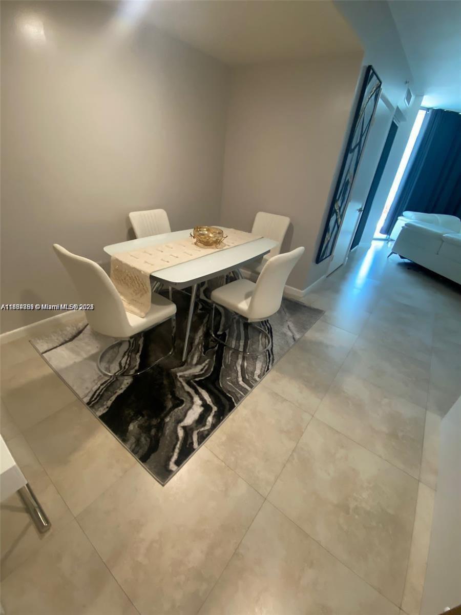350 S Miami Ave #3010, Miami FL 33130