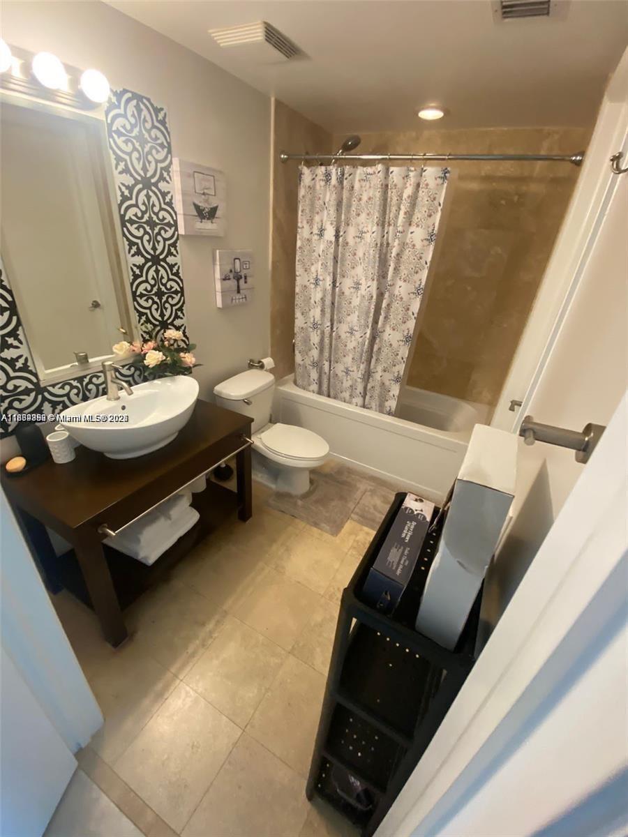 350 S Miami Ave #3010, Miami FL 33130