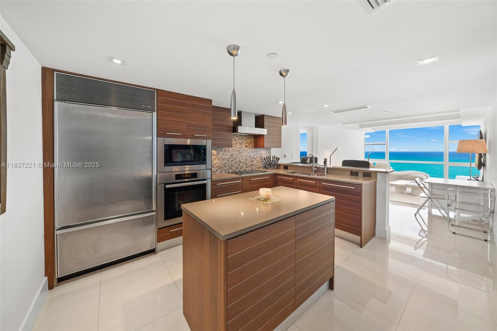 6801 Collins Ave #LPH17, Miami Beach FL 33141
