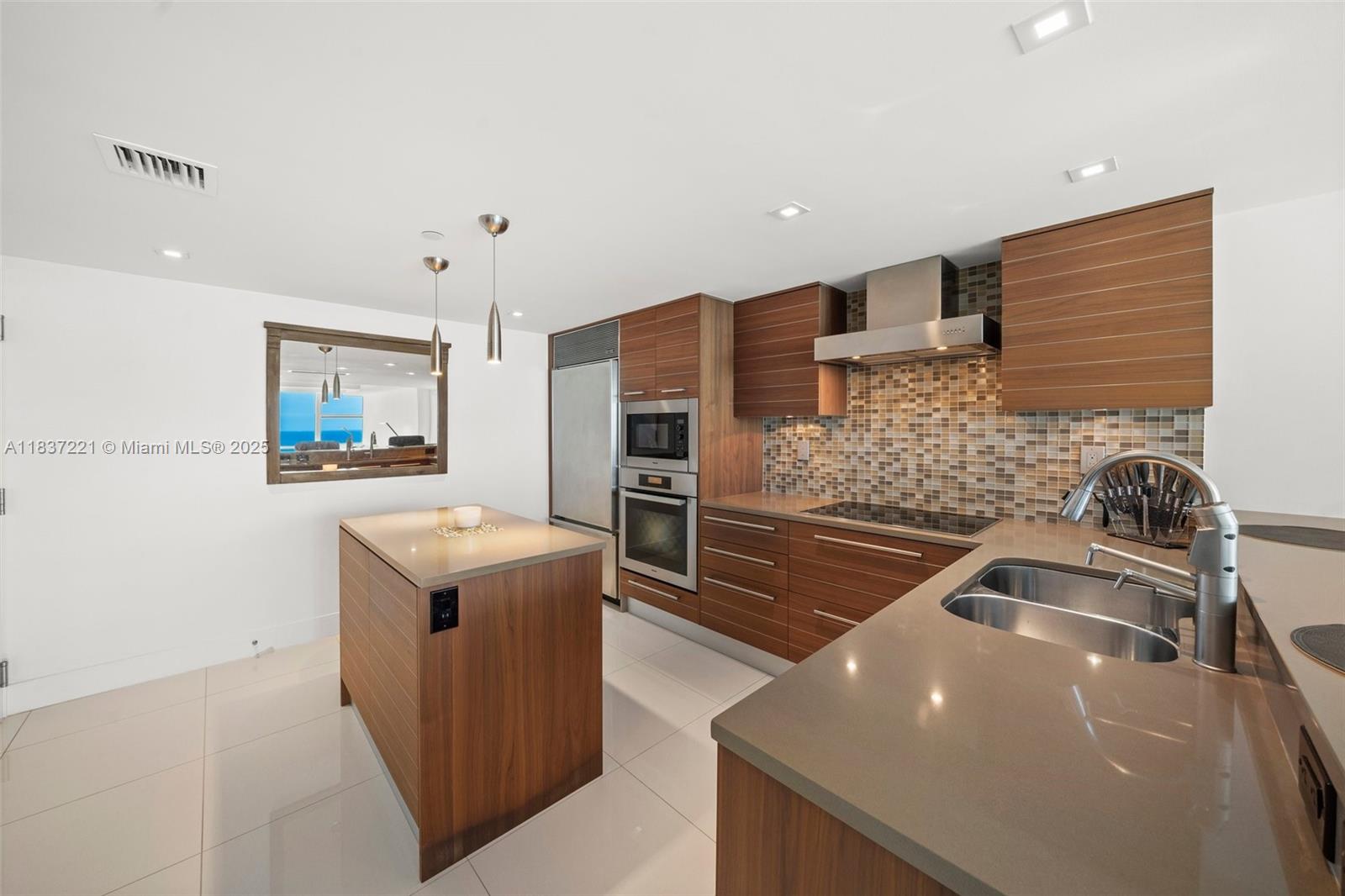 6801 Collins Ave #LPH17, Miami Beach FL 33141